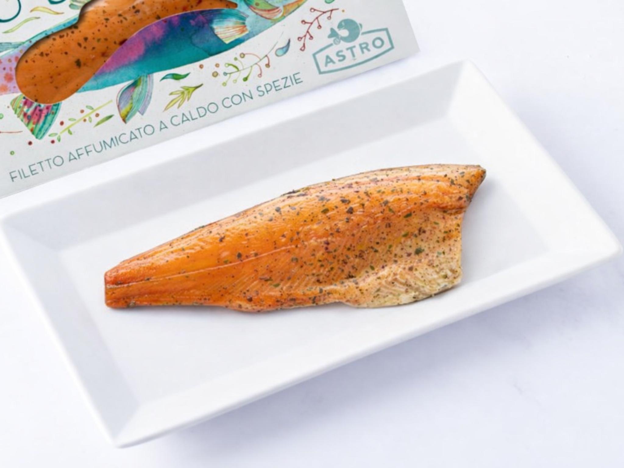Filetto di trota salmonata affumicato a caldo con spezie