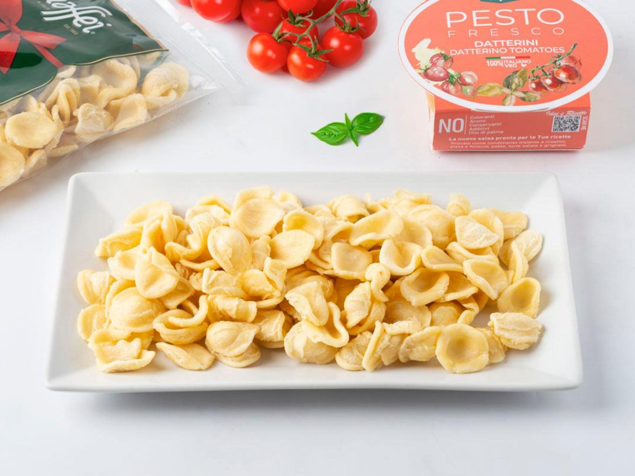 Orecchiette con pesto fresco di datterini