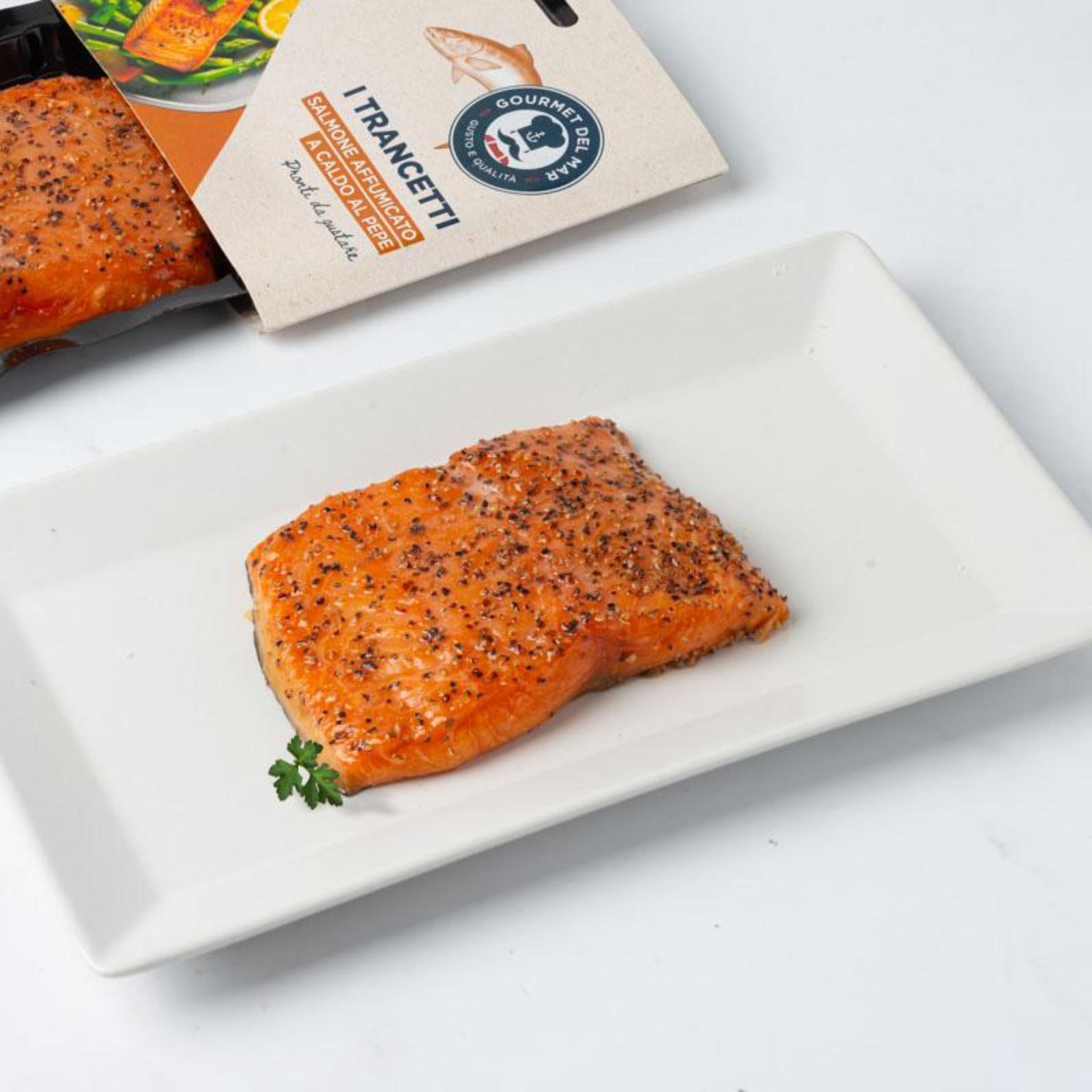 Trancetto di salmone affumicato a caldo al pepe