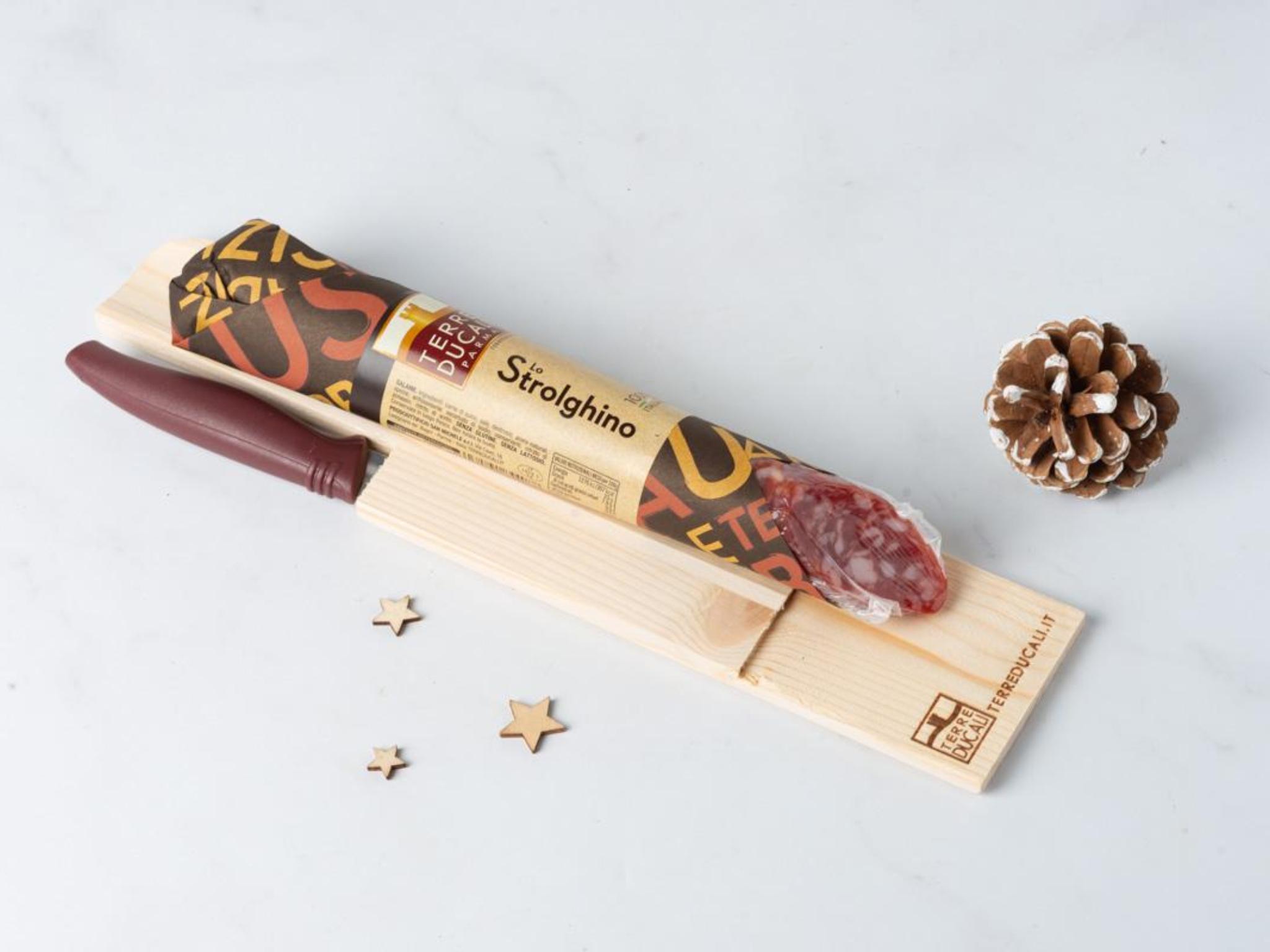 Salame Strolghino con tagliere e coltello