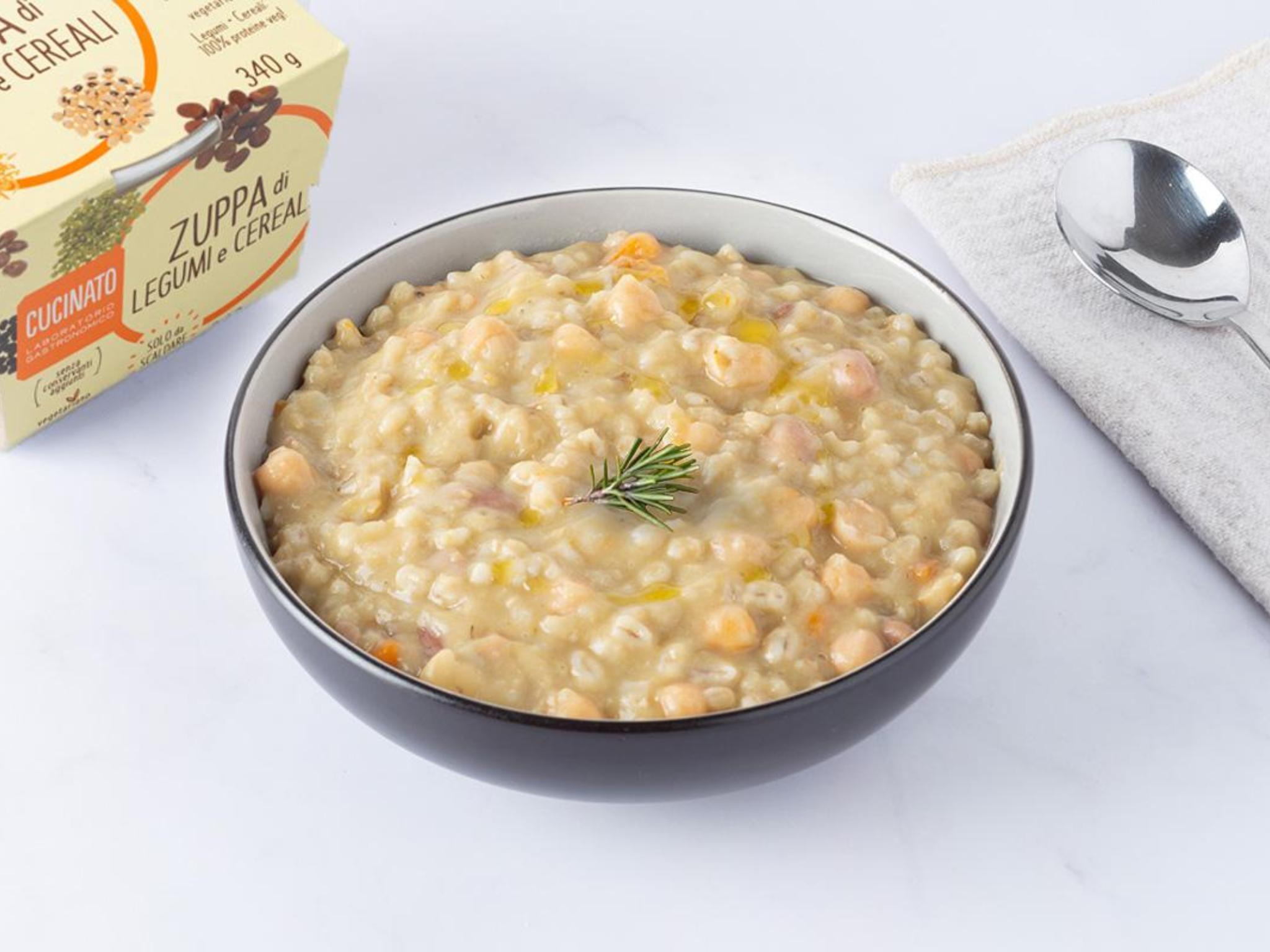 Zuppa di legumi e orzo