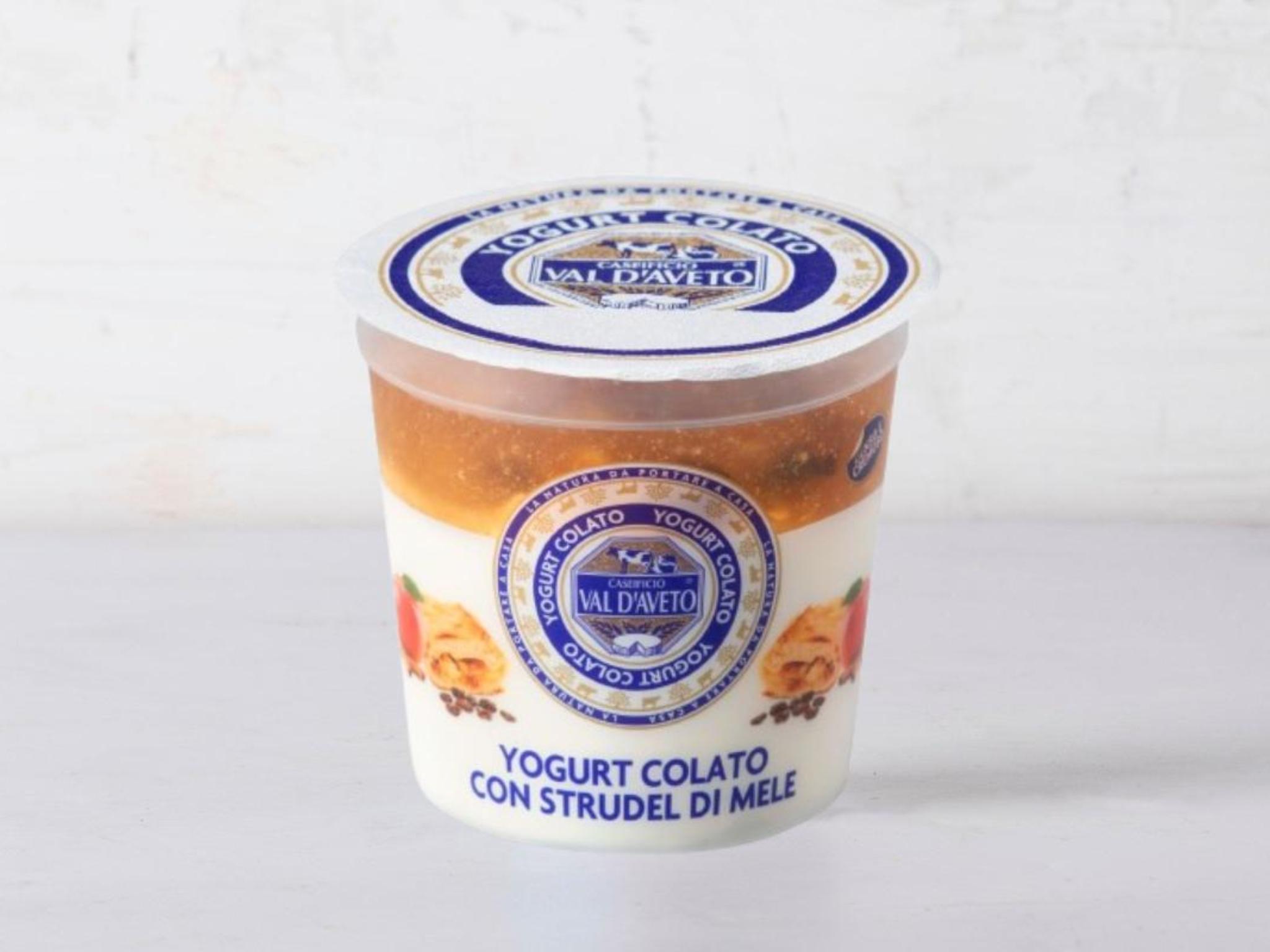 Yogurt colato allo strudel di mele