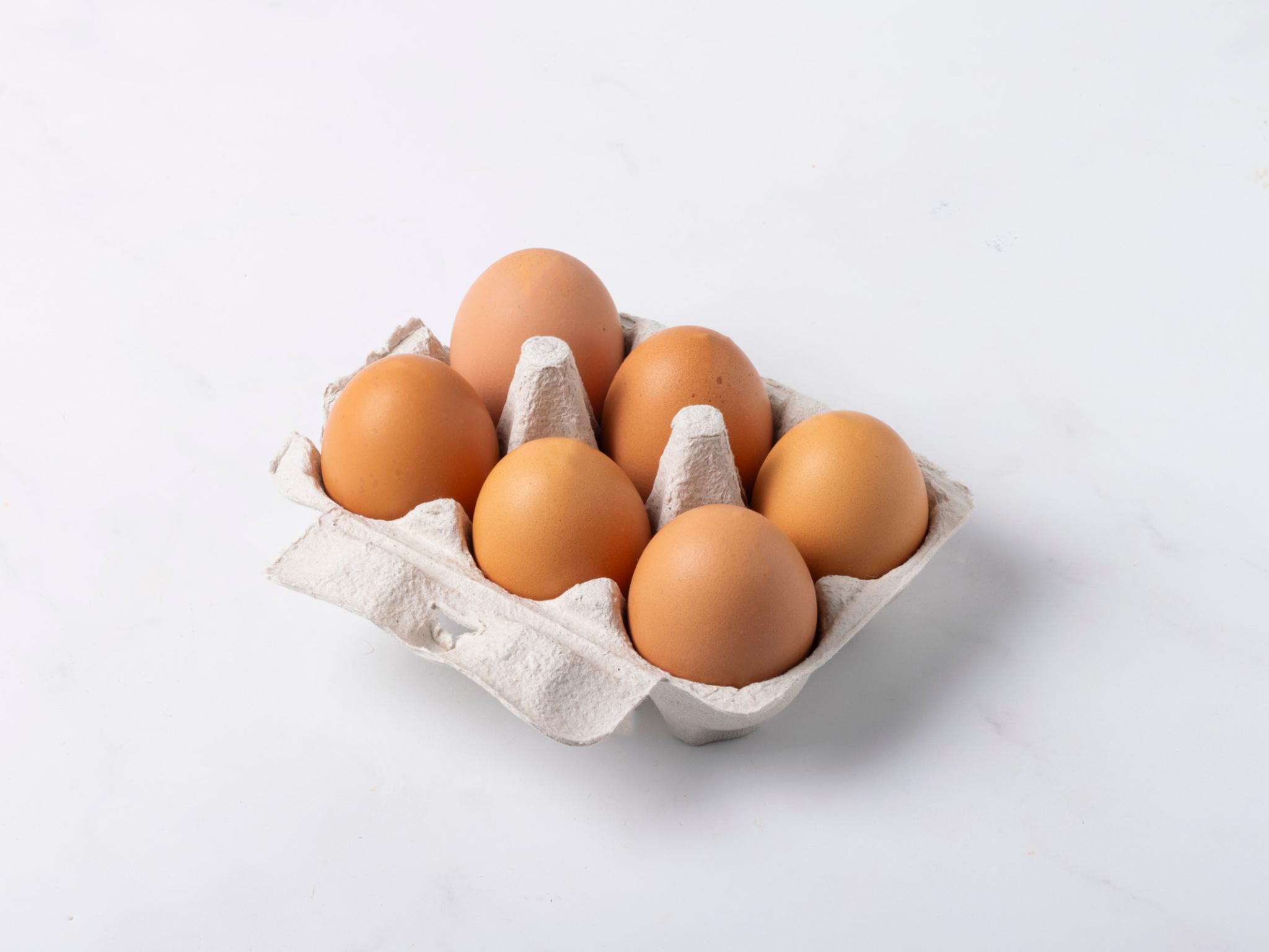 6 uova BIO da galline al pascolo rigenerativo