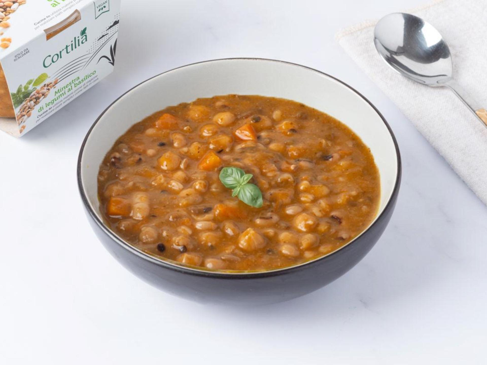 Minestra di legumi al basilico