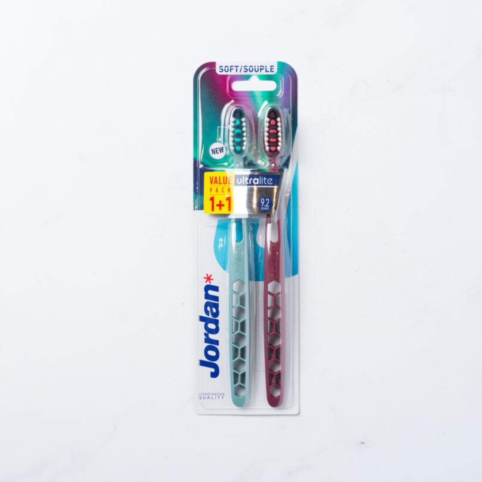 2 spazzolini in plastica riciclata con testine medie