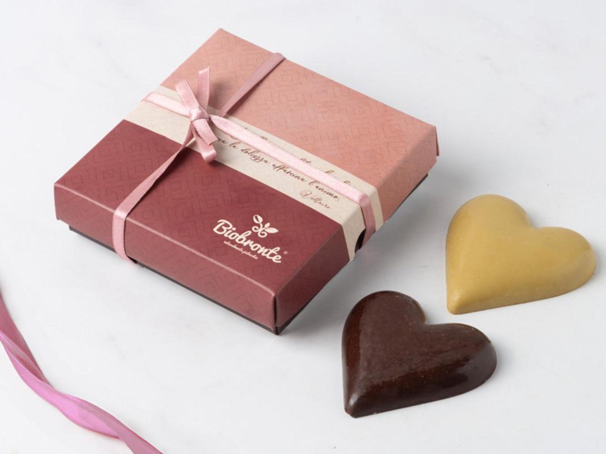 Cuori di cioccolato fondente e al pistacchio ripieni di pistacchio