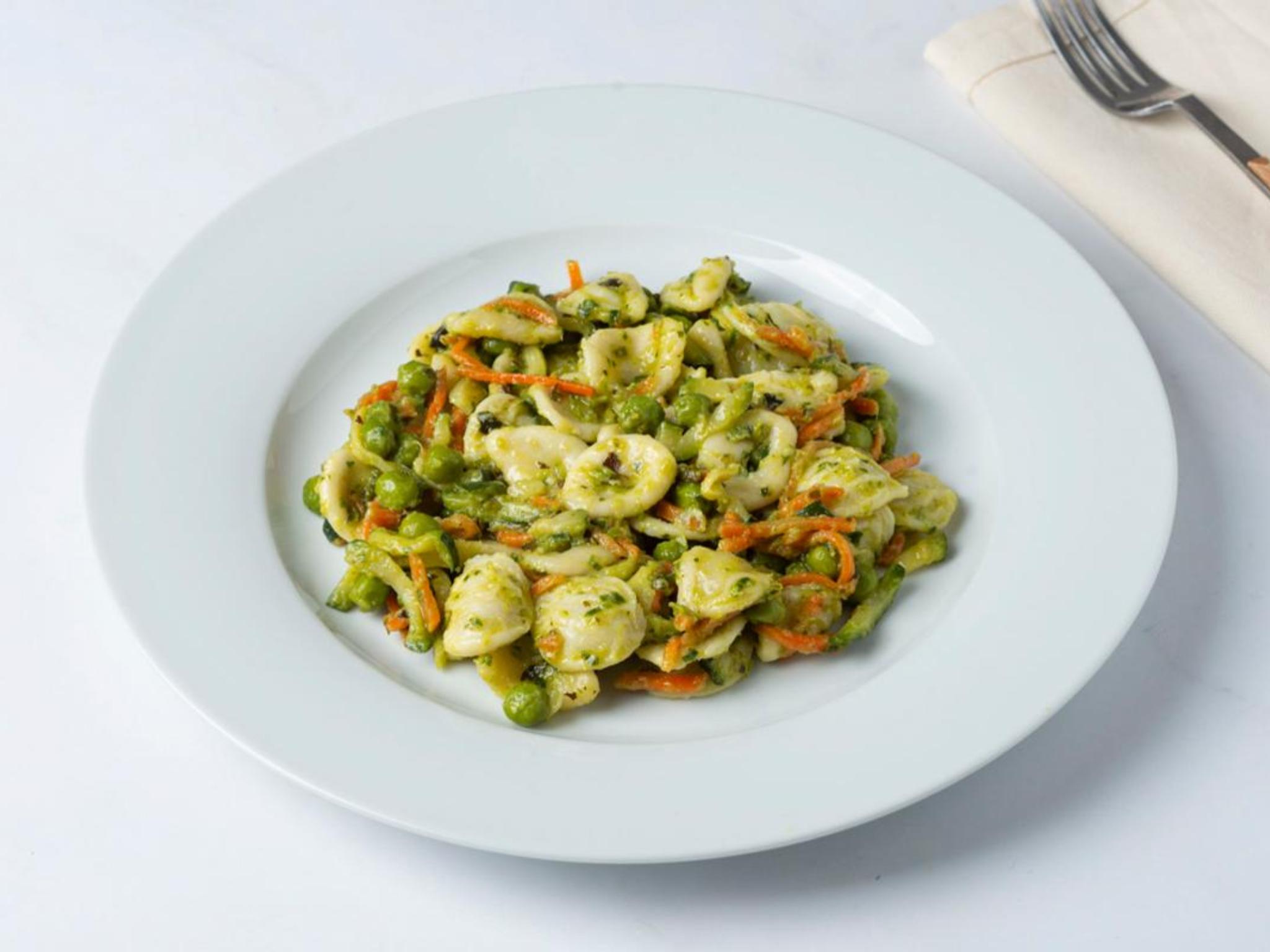 Orecchiette al pesto di zucchine e verdure