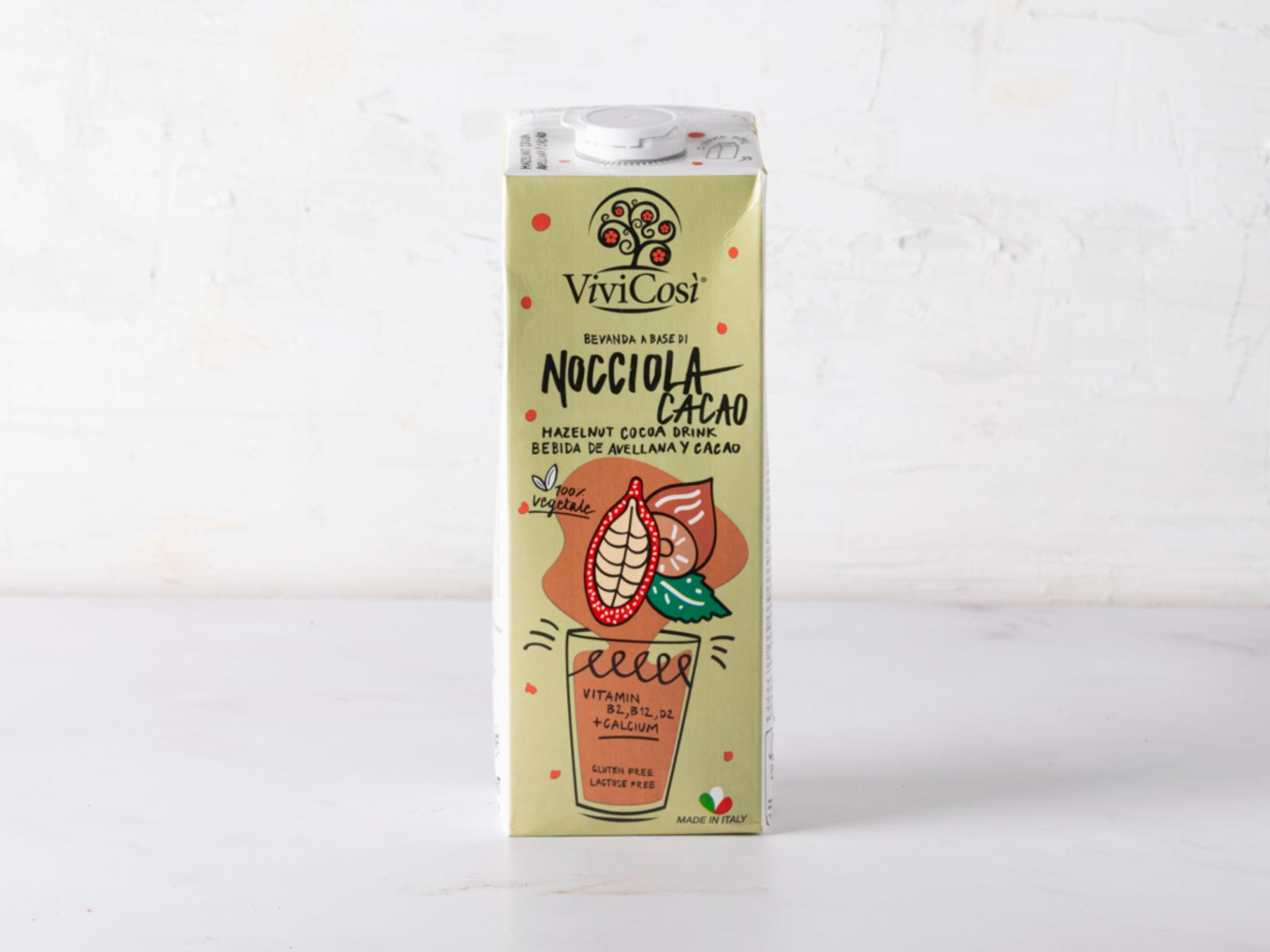 Bevanda di nocciola e cacao con calcio e vitamine