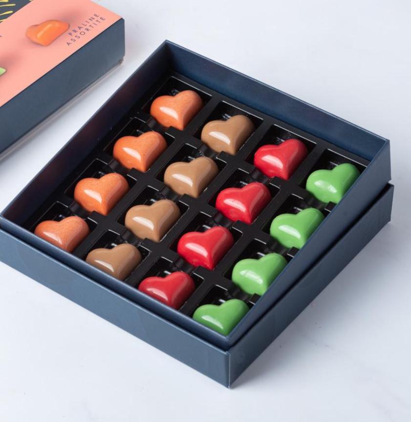 Acquistare Scatola di cioccolatini assortiti a forma di cuore online