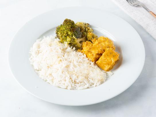 Riso, pollo al curry e verdure