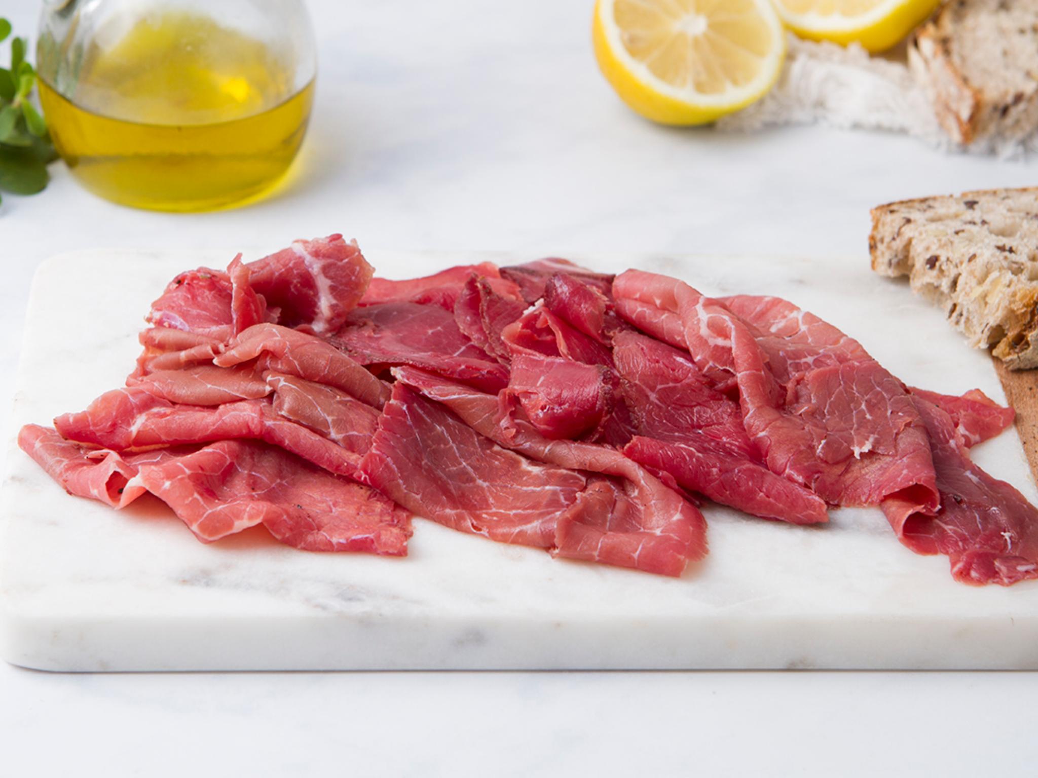 Carne salada trentina affettata