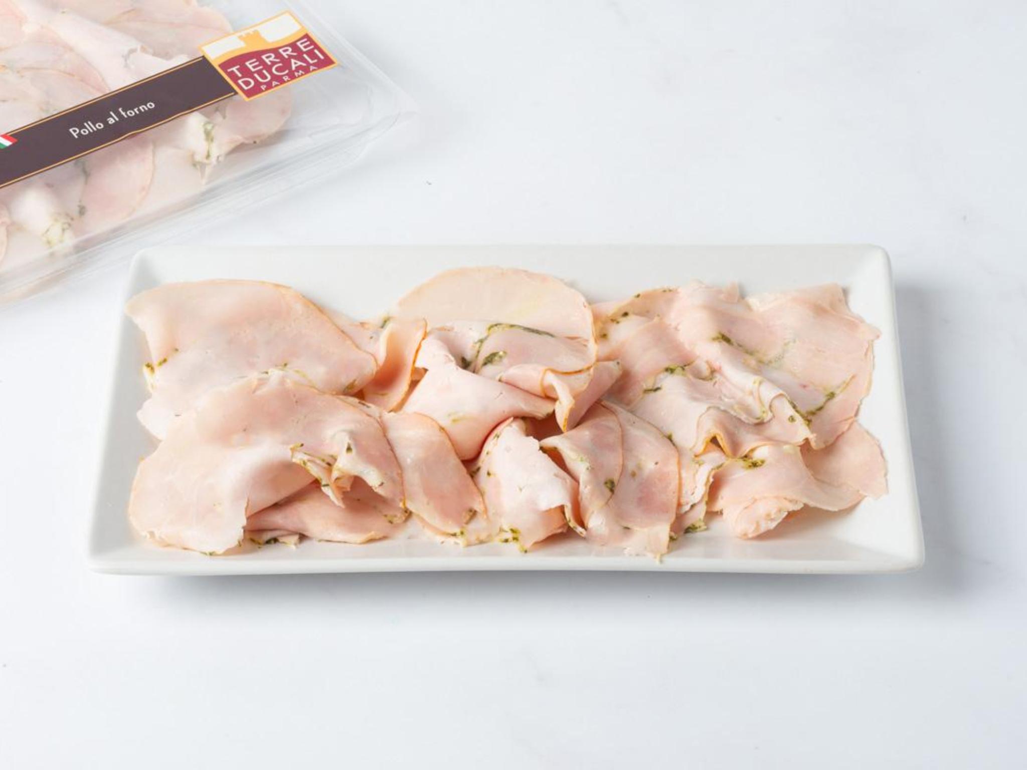 Arrosto di pollo al forno affettato
