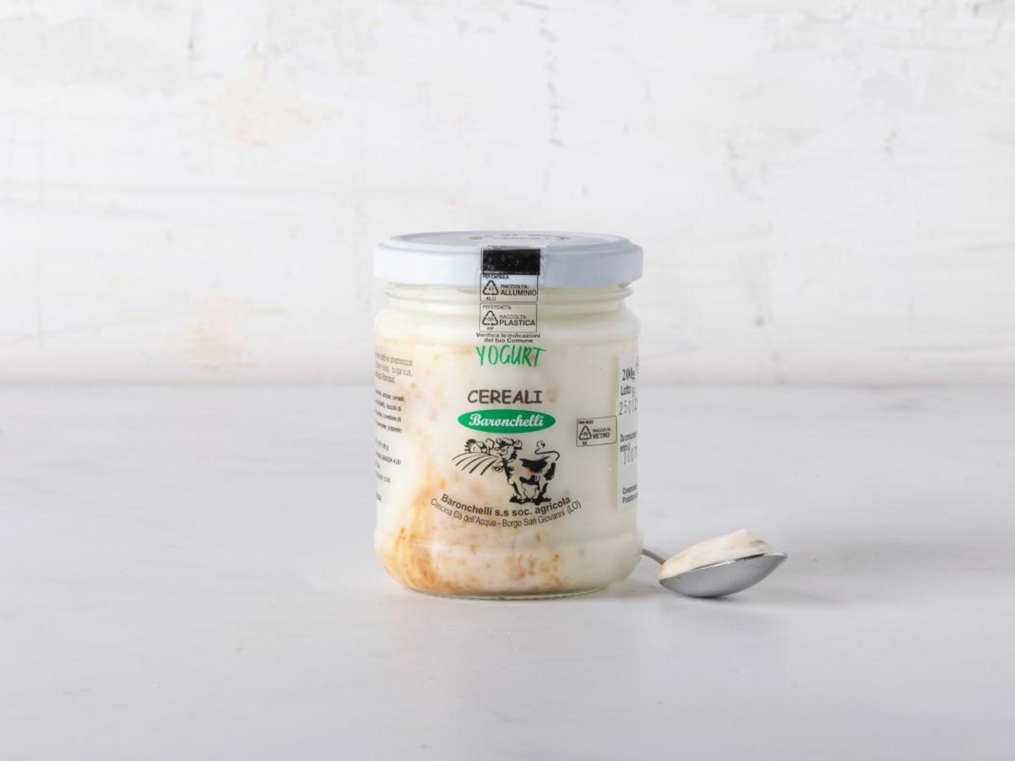 Yogurt intero ai cereali