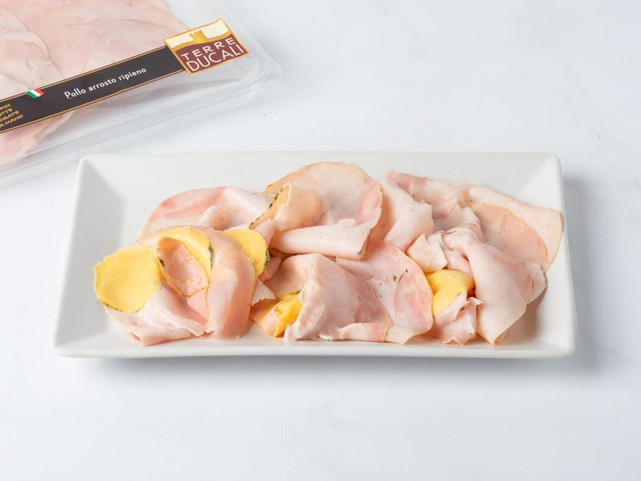 Pollo arrosto ripieno affettato