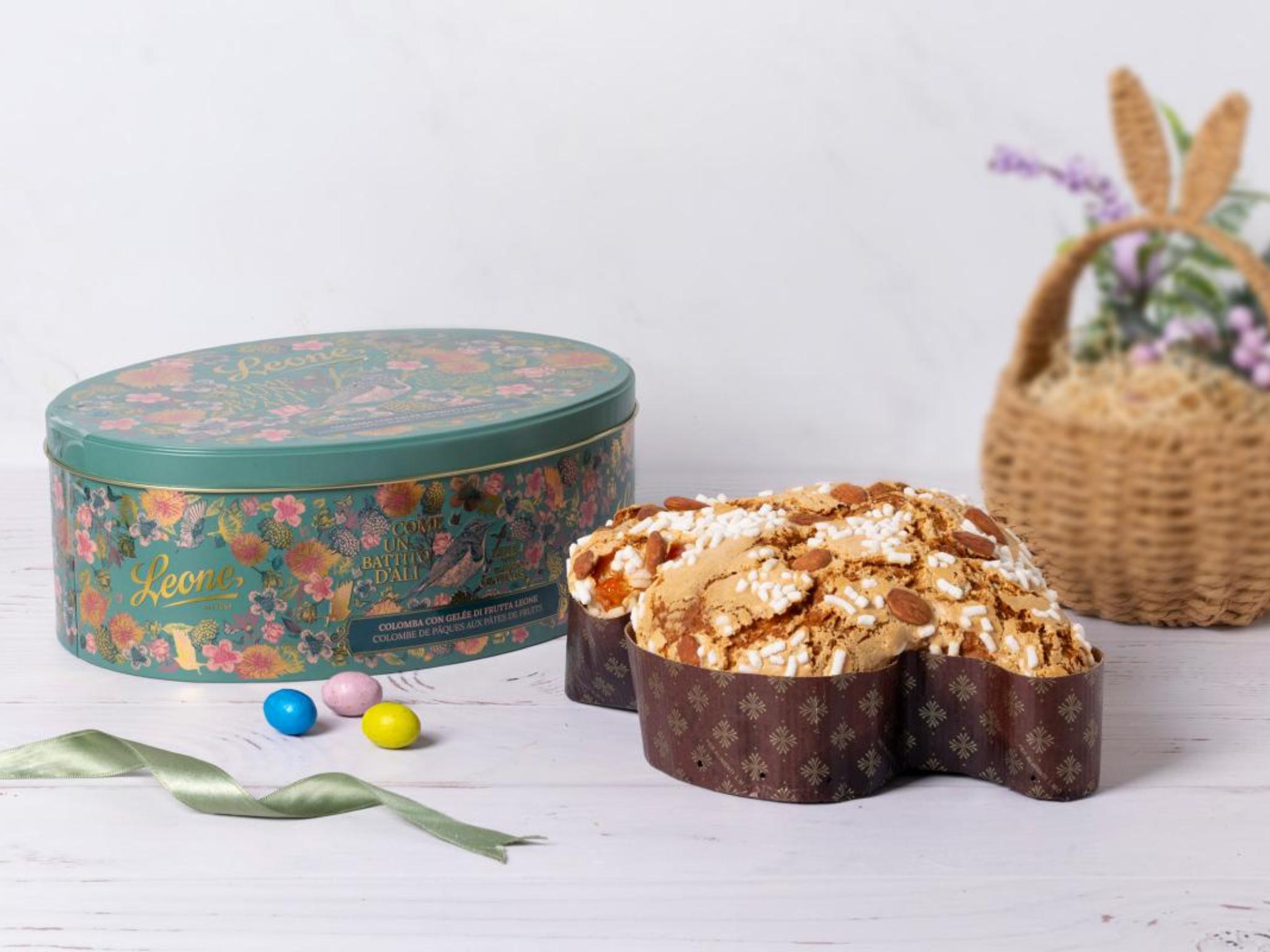 Colomba con gelée di frutta in latta
