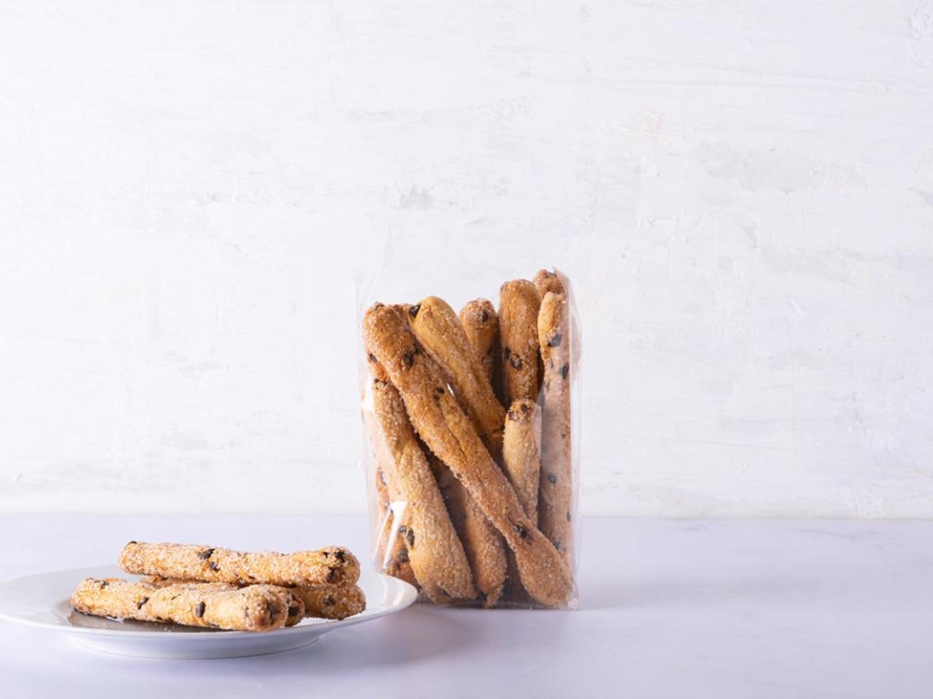 Bastoncini dolci con gocce di cioccolato fondente