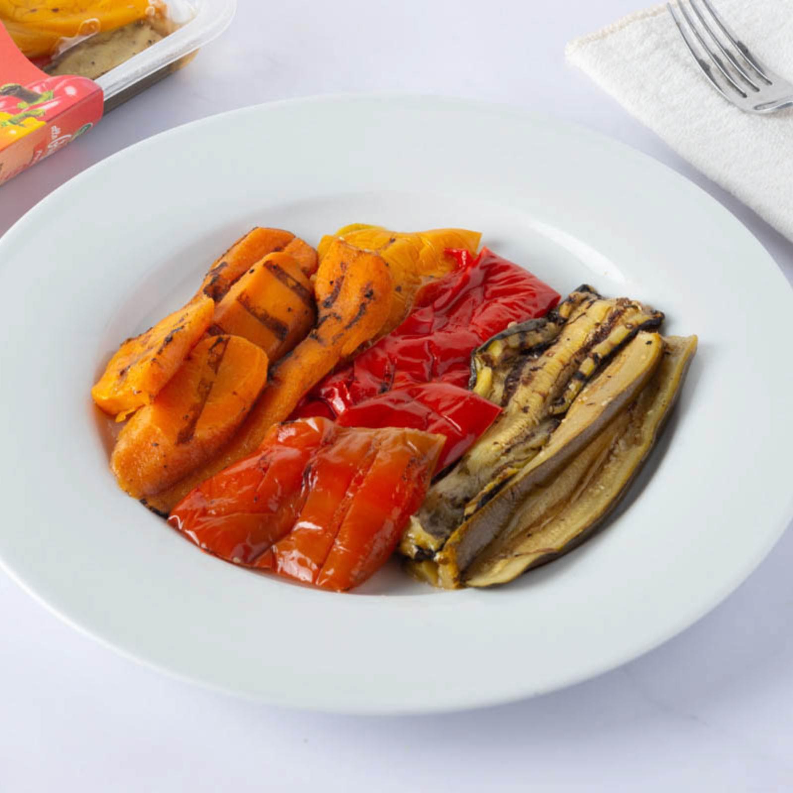 Peperoni, carote e zucchine grigliate