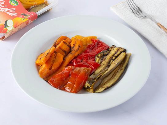 Peperoni, carote e zucchine grigliate