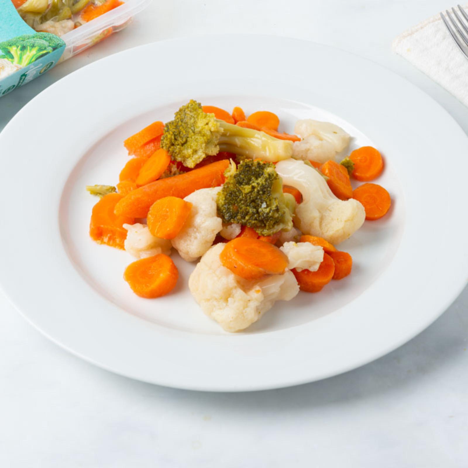 Cavolfiori, broccoli e carote al vapore