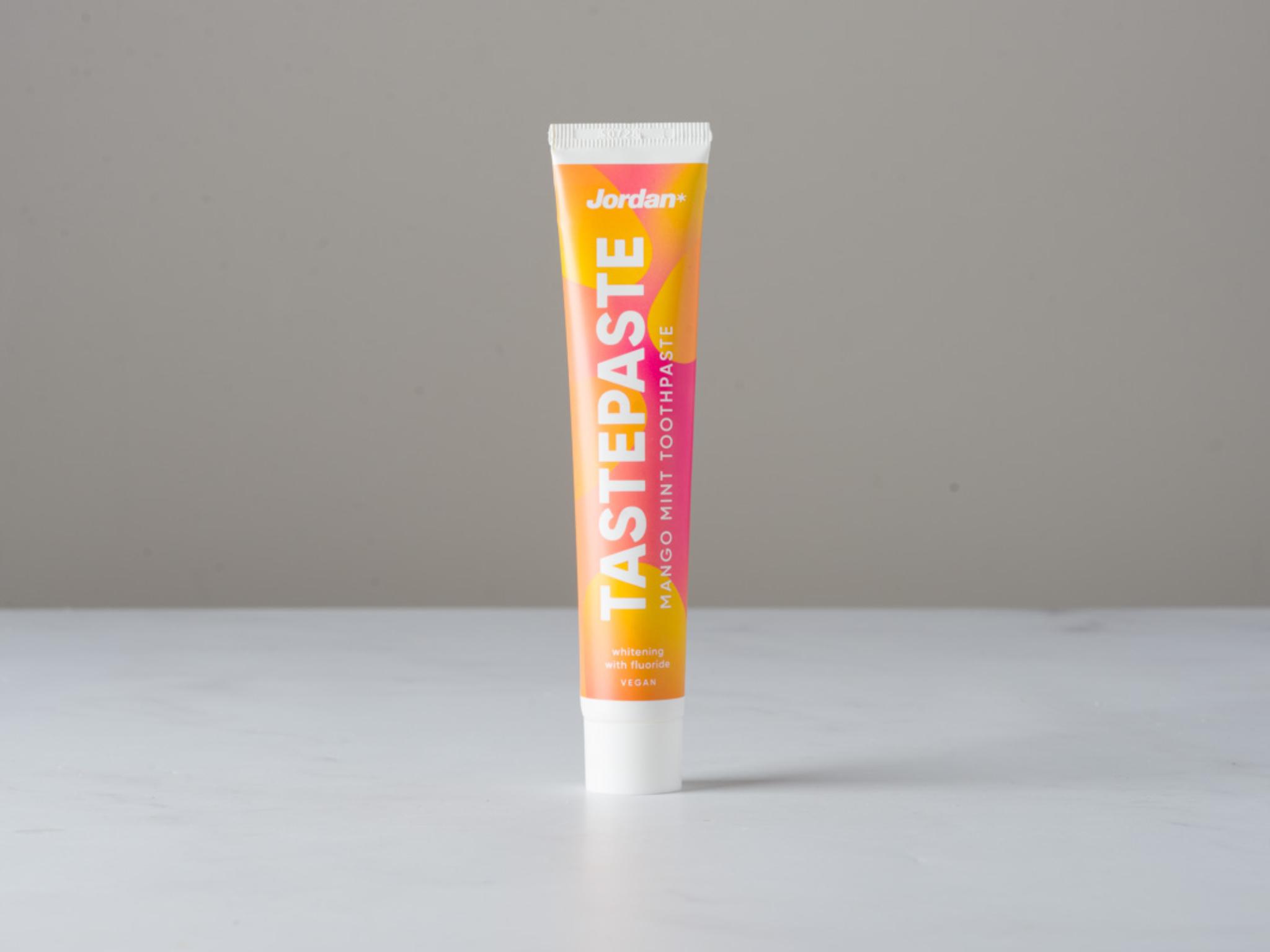 Dentifricio mango e menta sbiancante