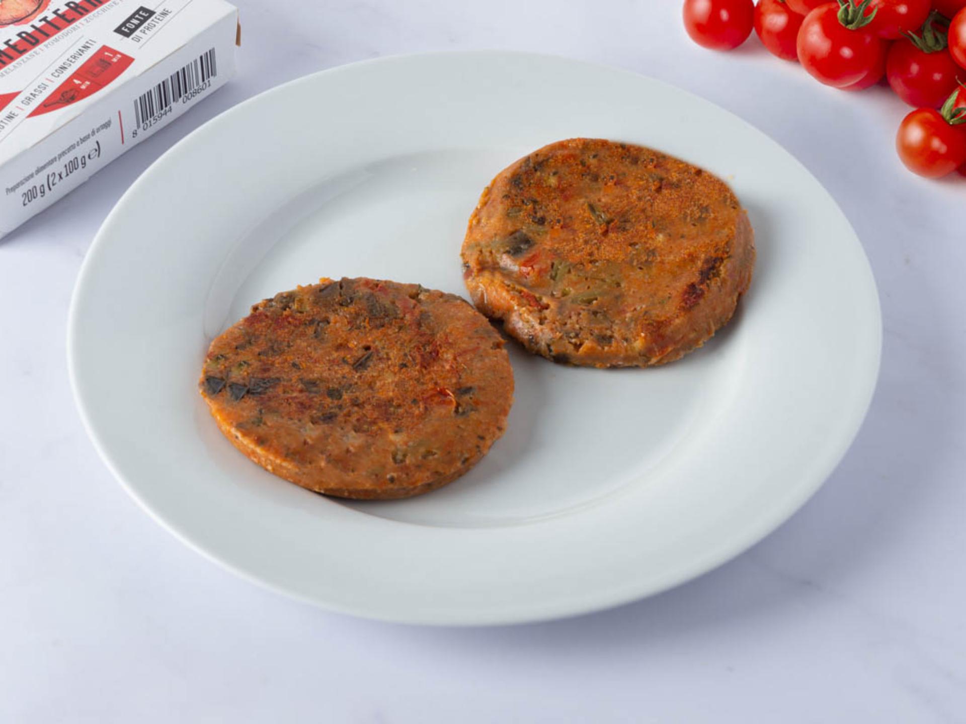 Burger con melanzane, zucchine e pomodori