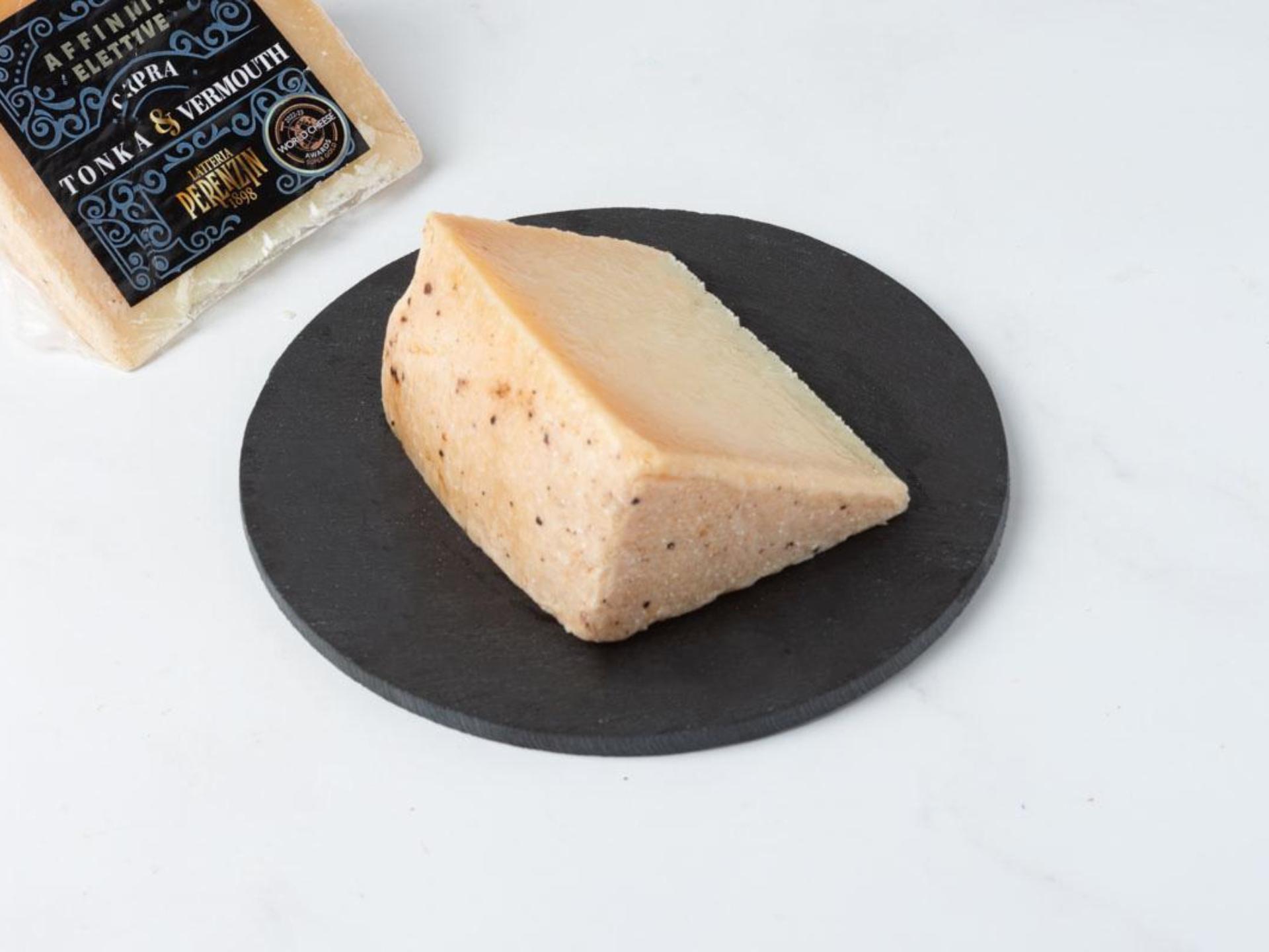 Formaggio di capra con fava tonka e vermouth