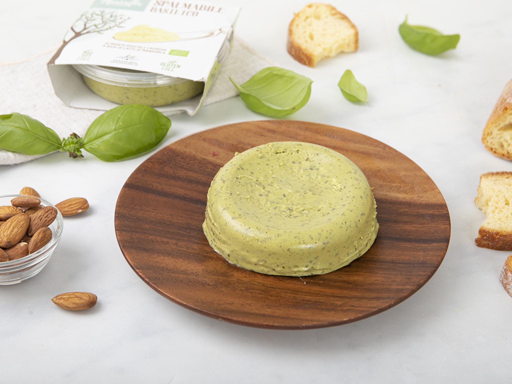 Spalmabile vegetale di mandorla al basilico BIO