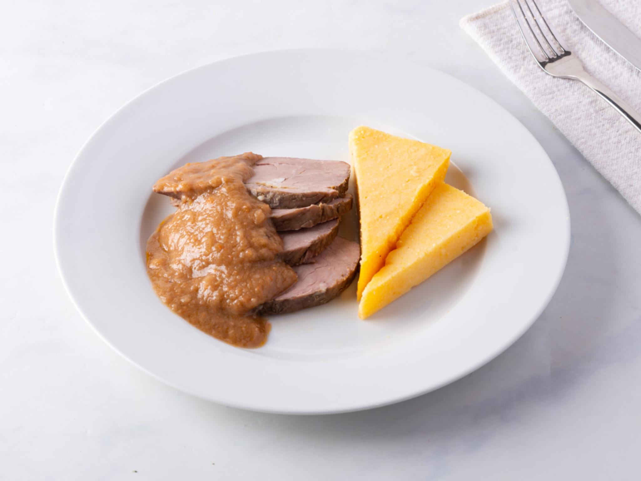 Brasato di manzo con polenta mista