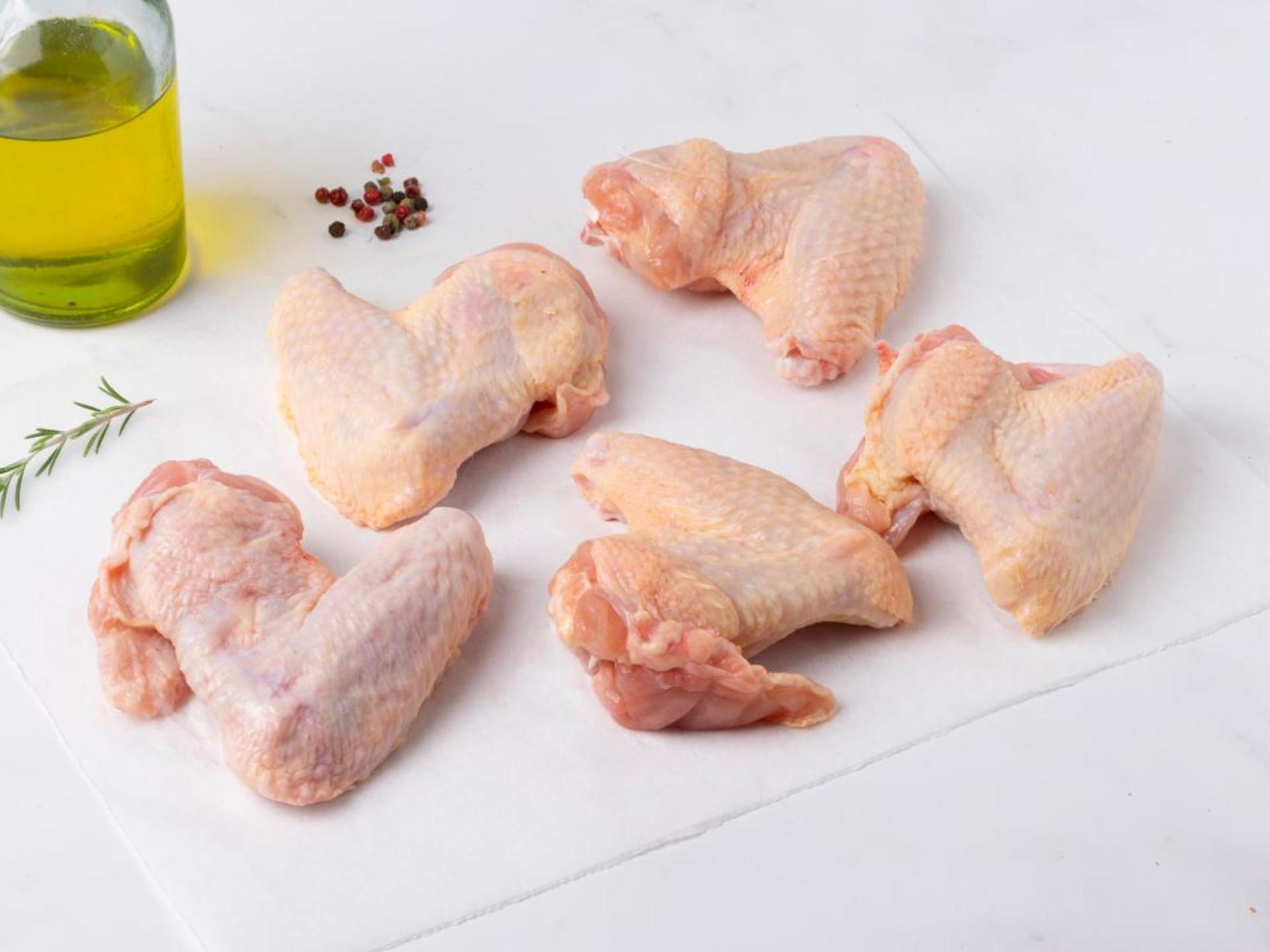 Ali di pollo a lenta crescita