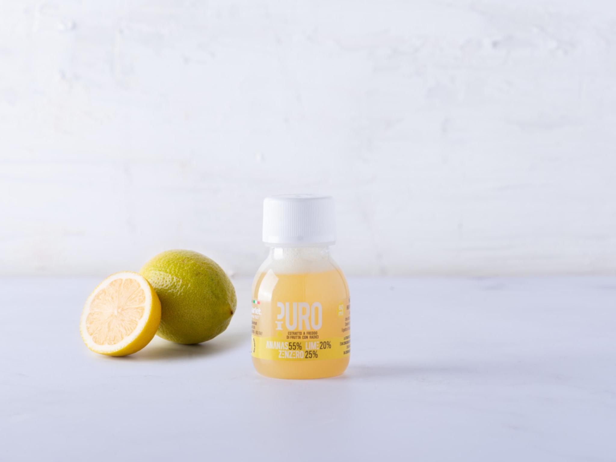 Estratto di ananas zenzero e lime
