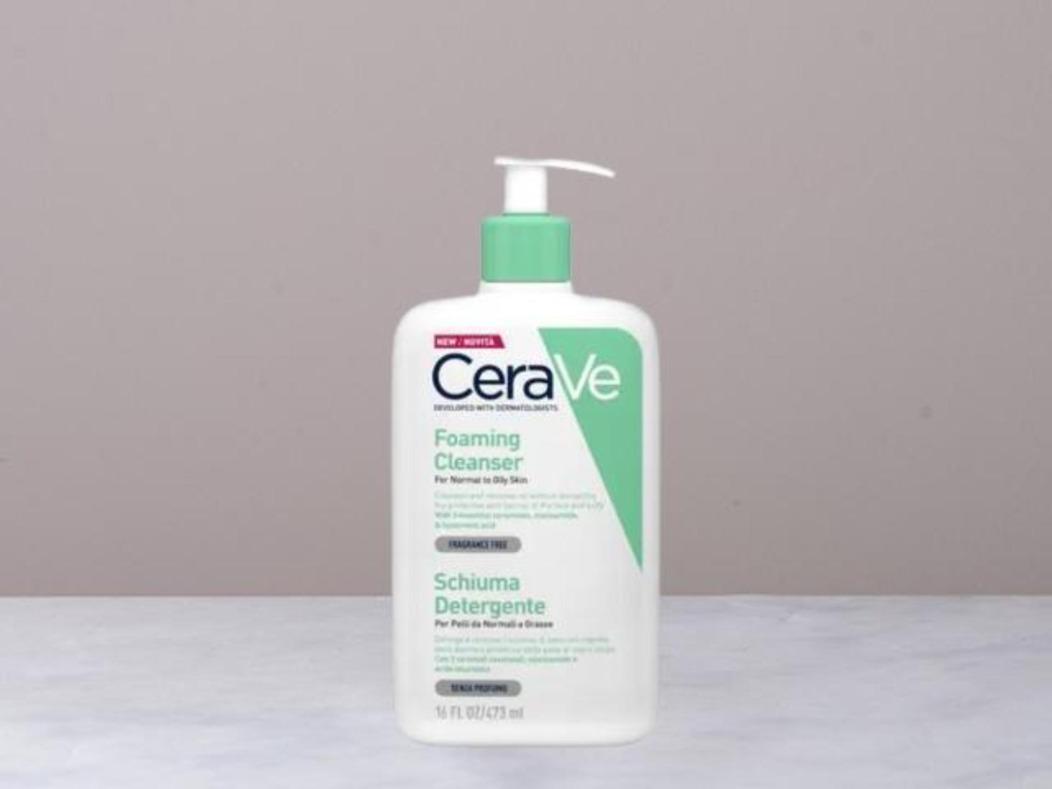 Schiuma detergente per pelli da normali a grasse