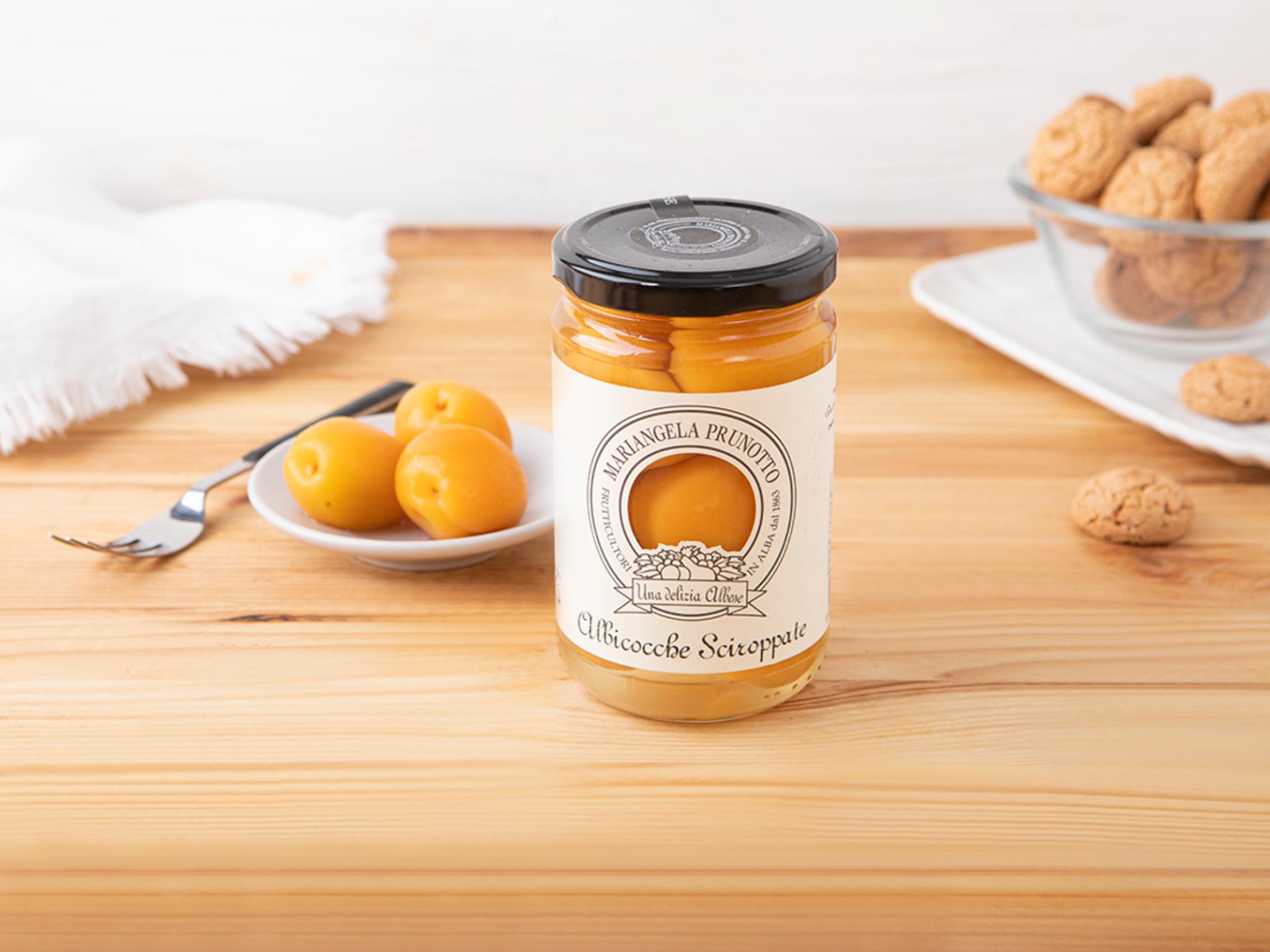 Albicocche sciroppate