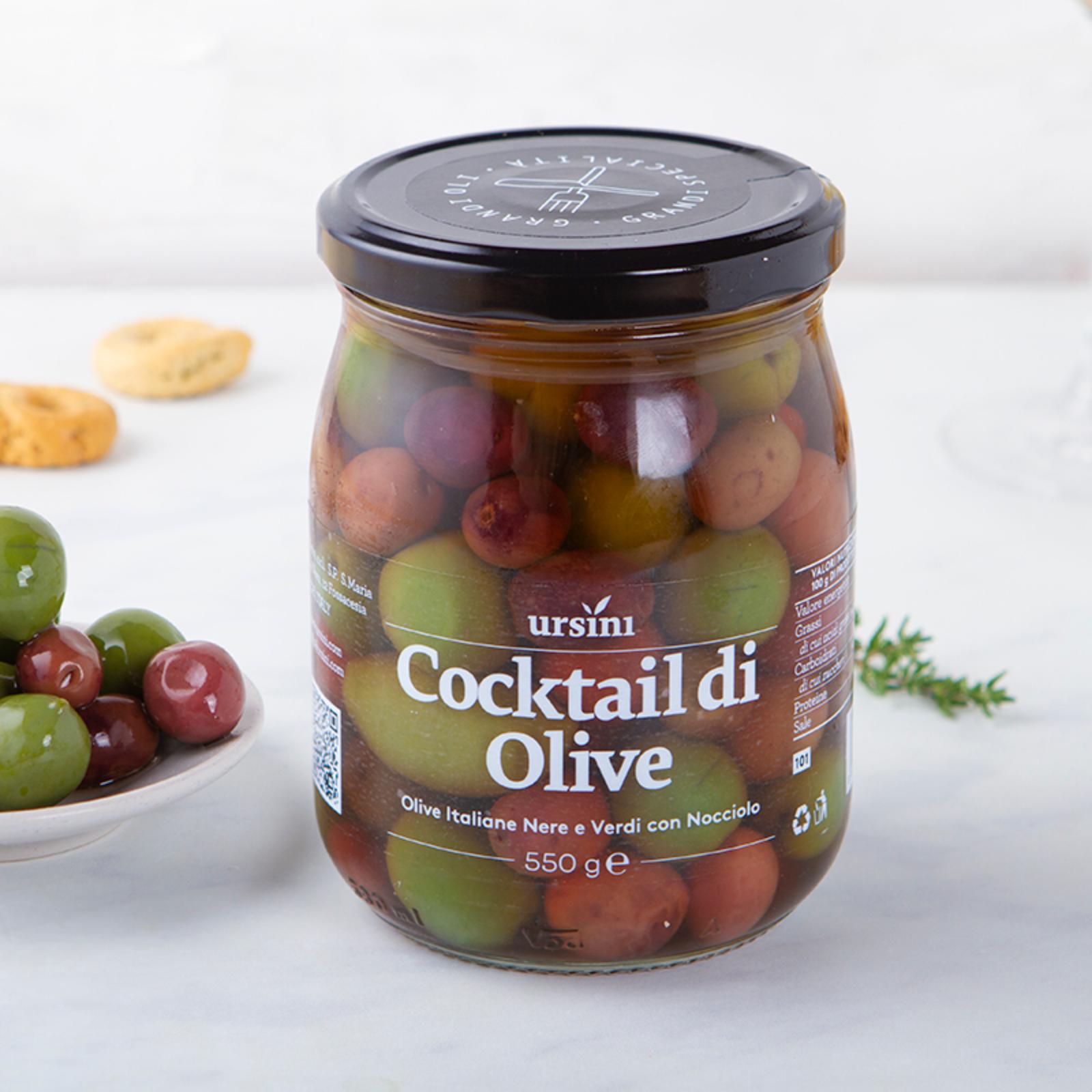 Cocktail di olive in salamoia con nocciolo