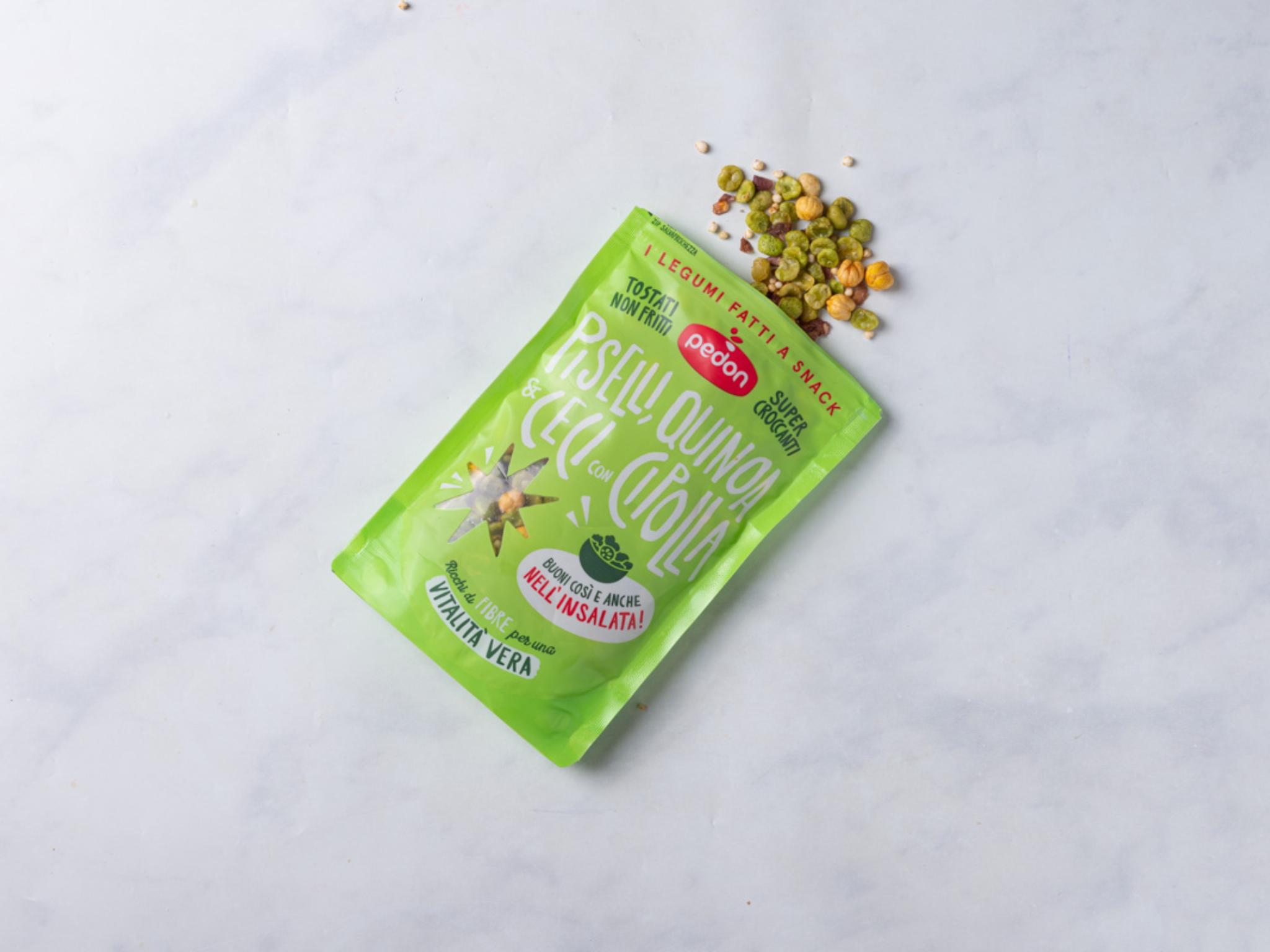 Piselli verdi e ceci tostati con cipolla rossa e quinoa