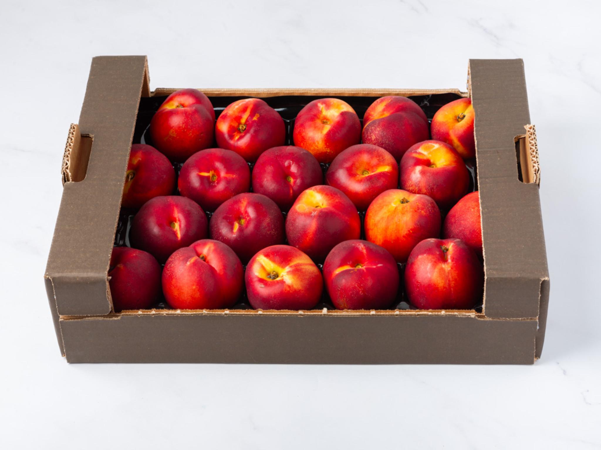 Cassetta di pesche nettarine