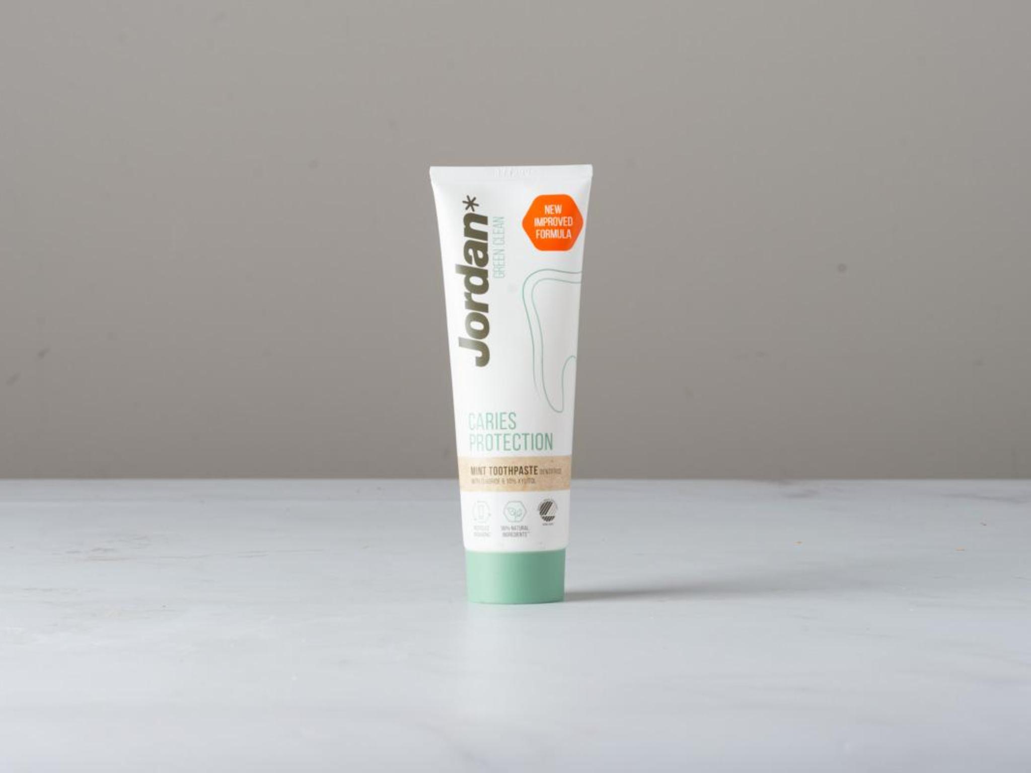 Dentifricio adulti alla menta protezione carie