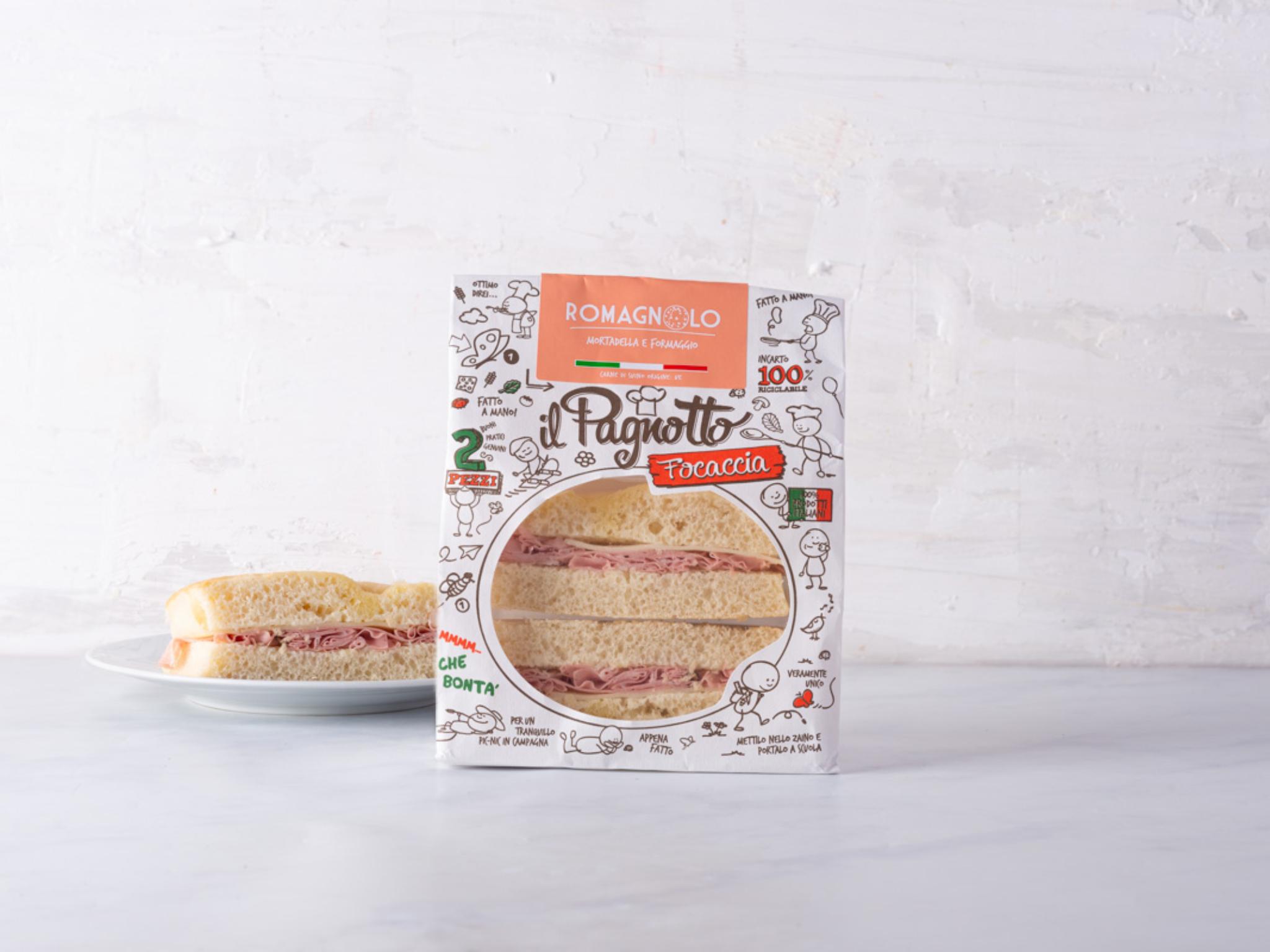 Panino con mortadella e provola