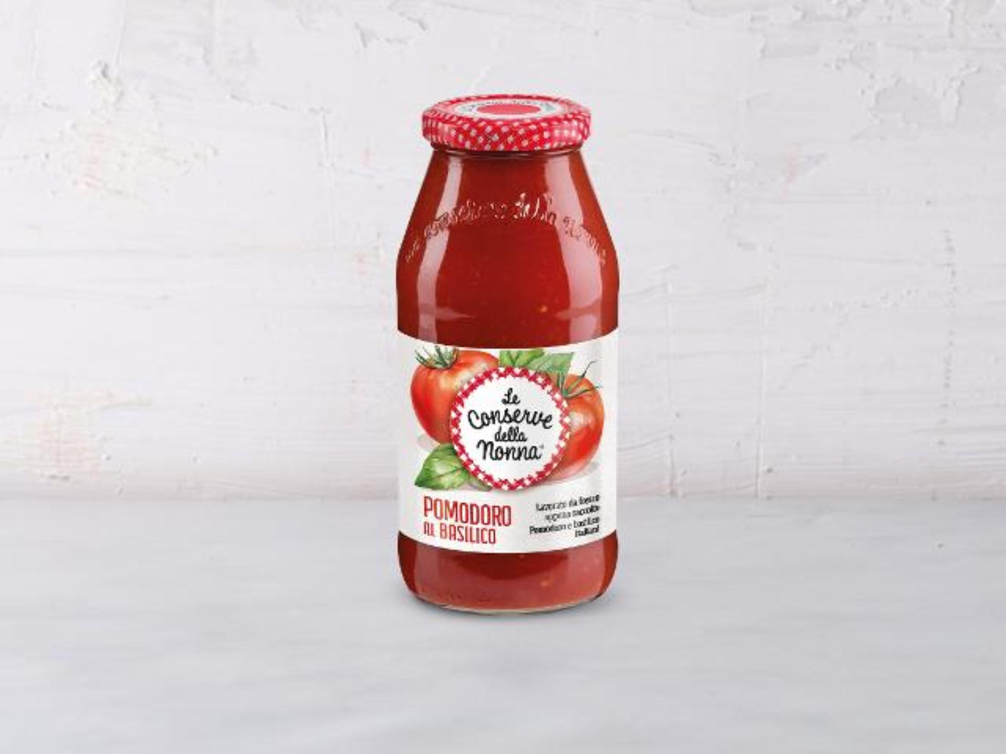 Passata di pomodoro con basilico