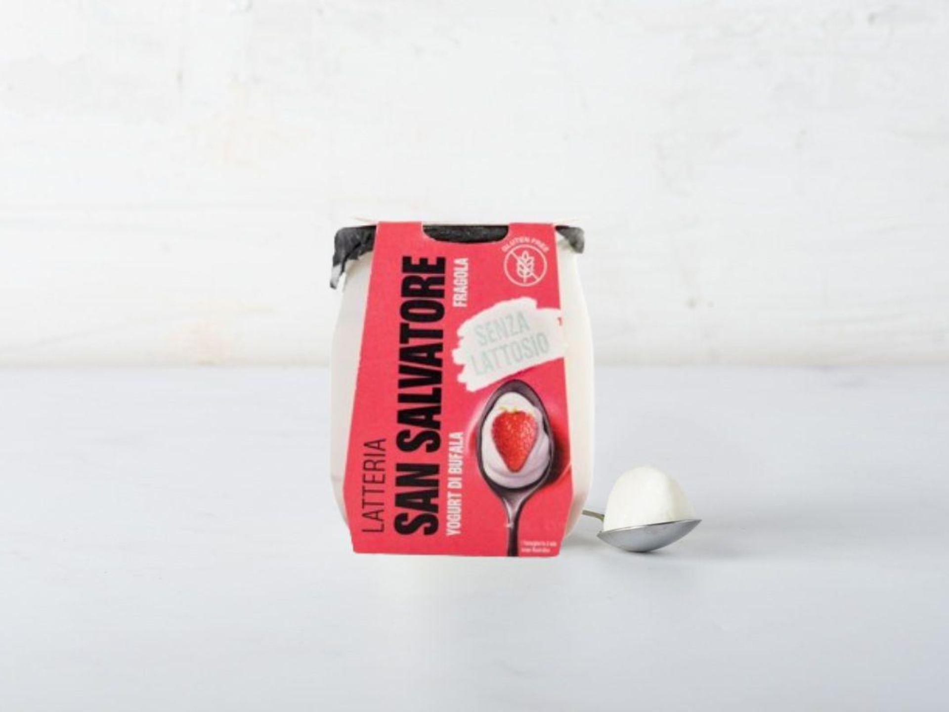 Yogurt di latte di bufala senza lattosio alla fragola