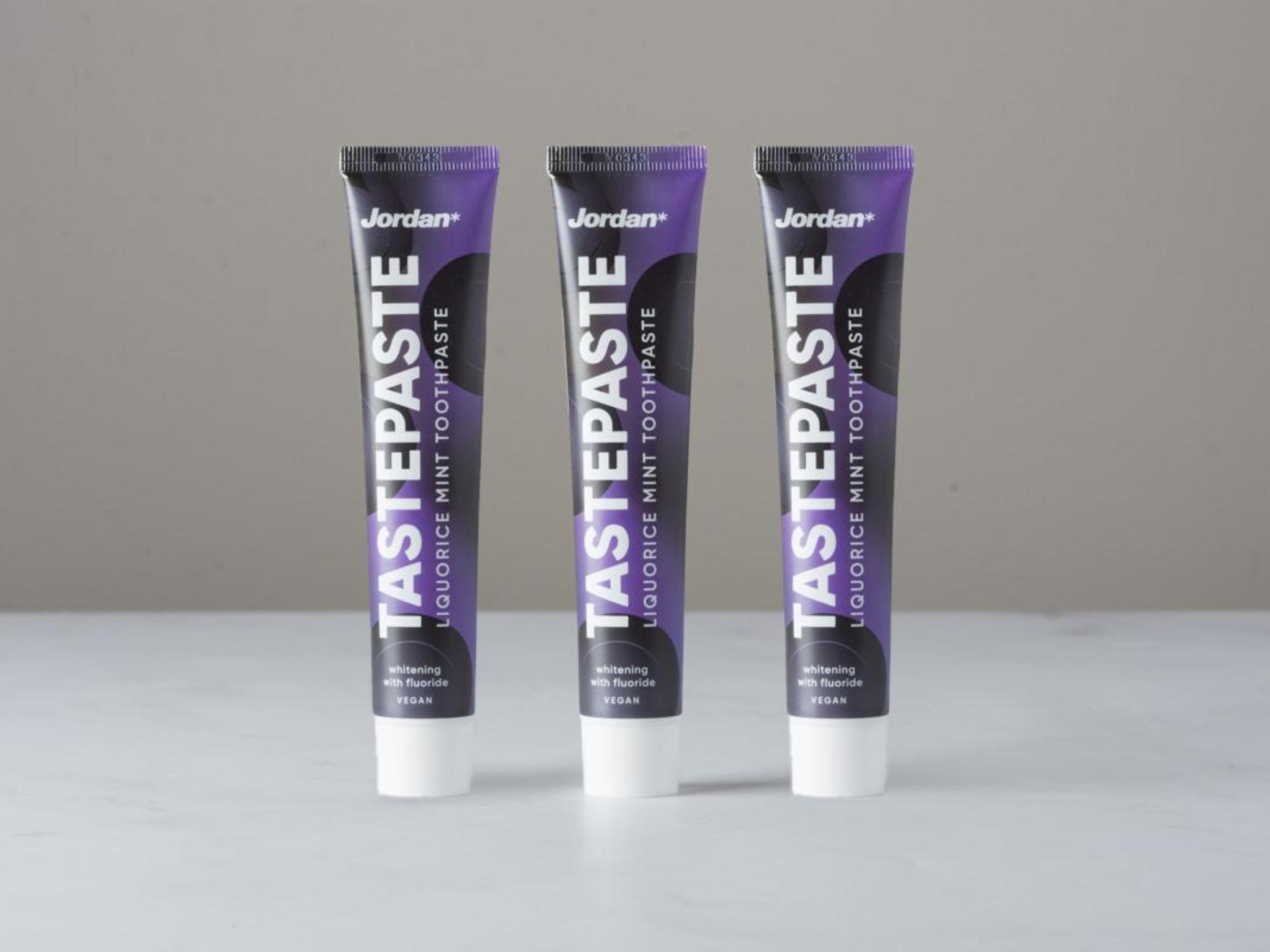 3 dentifrici sbiancanti liquirizia e menta