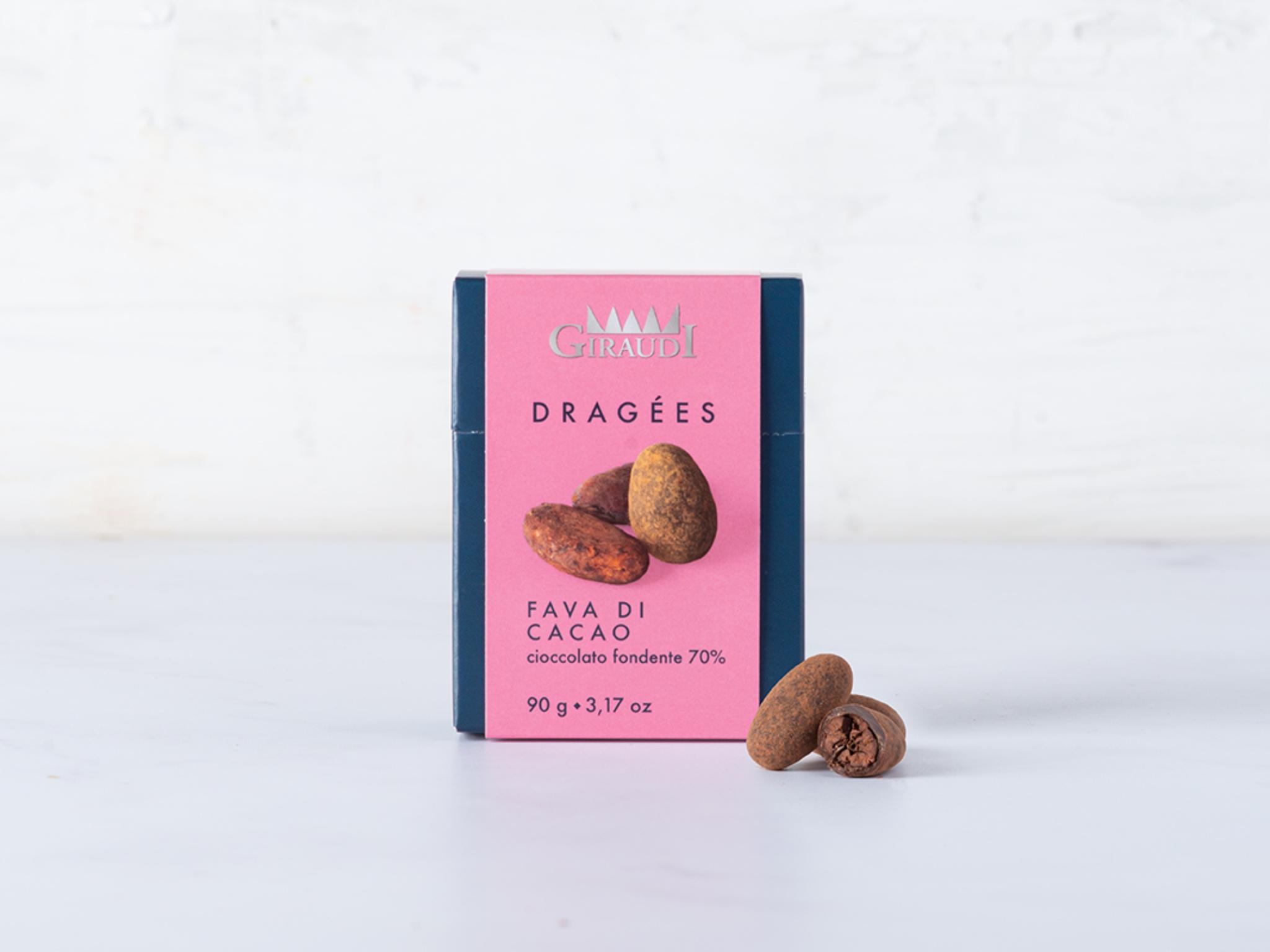 Fave di cacao ricoperte con cioccolato fondente