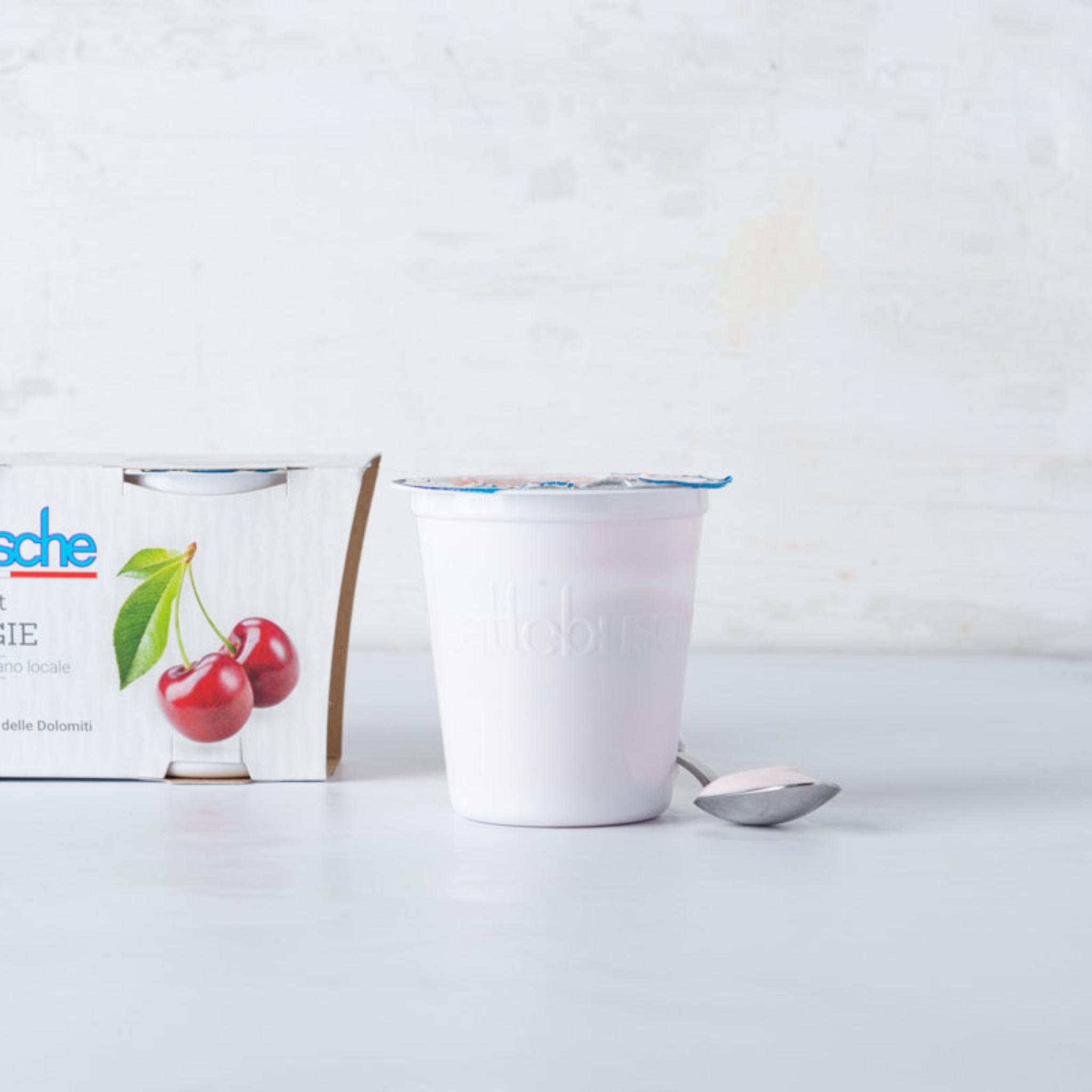 Yogurt intero alle ciliegie