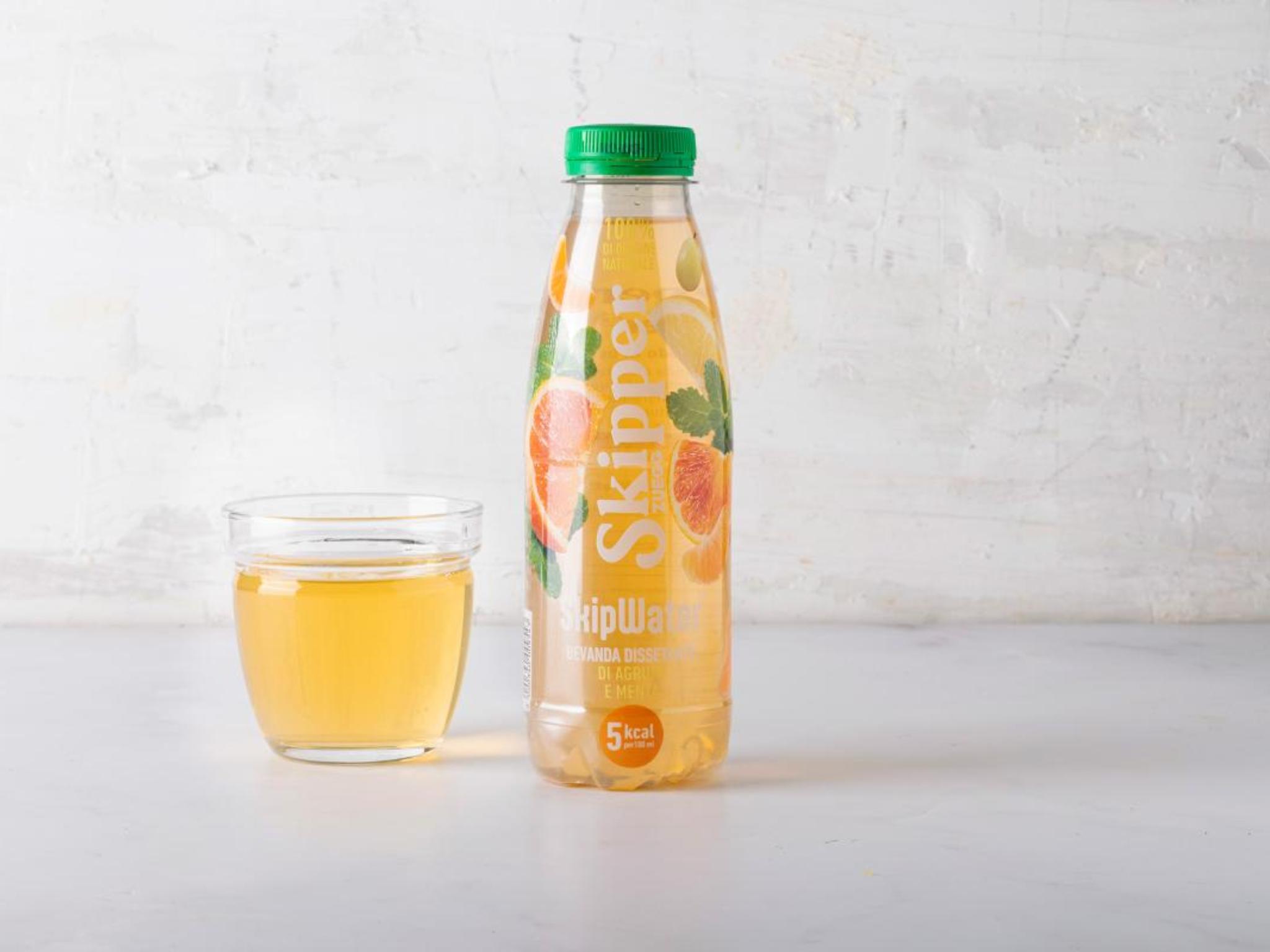 Bevanda dissetante di agrumi e menta