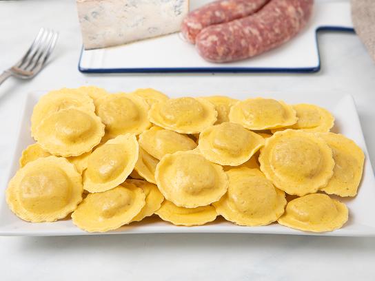 Ravioli con formaggio Strachitunt DOP e salamella