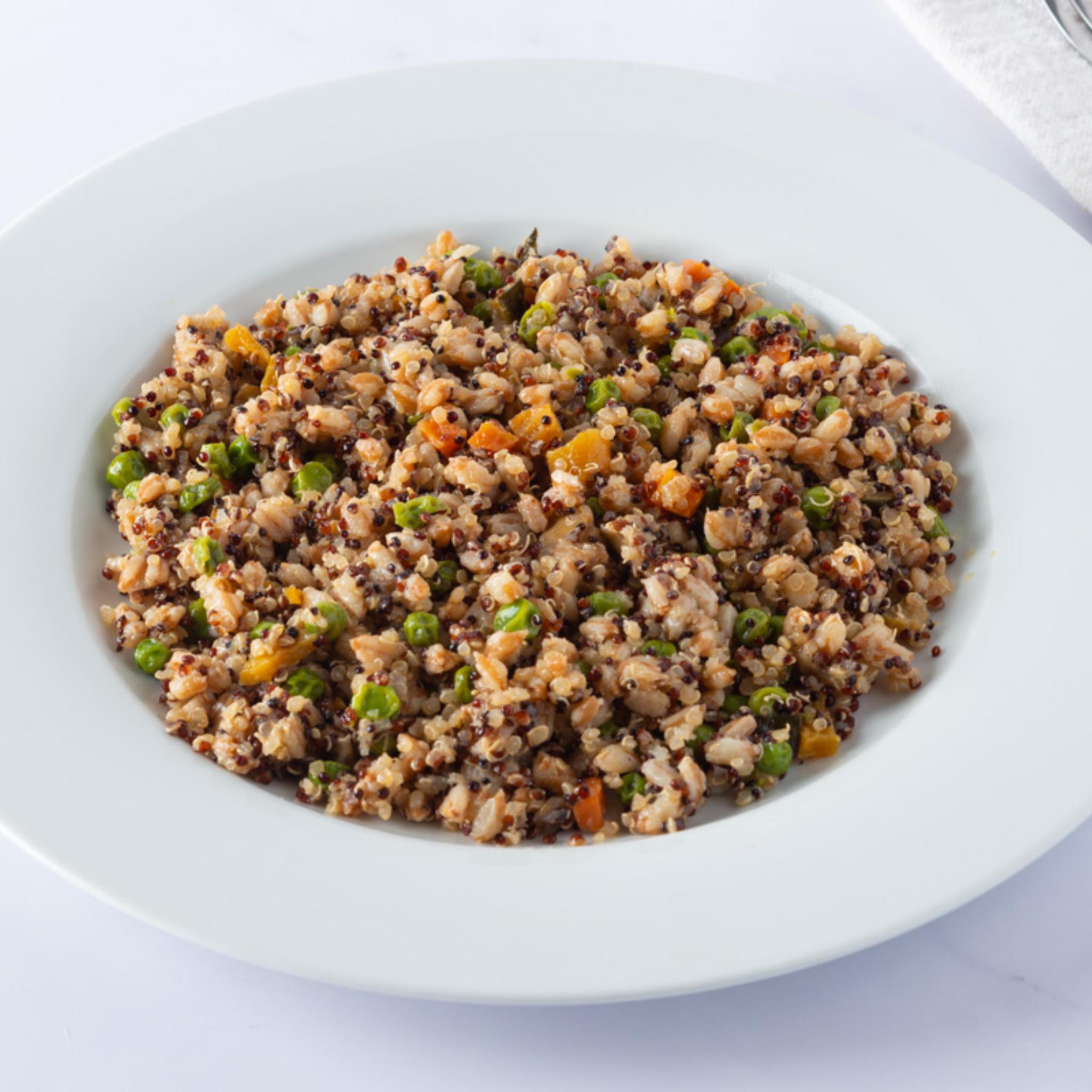 Insalata di farro e quinoa con verdure