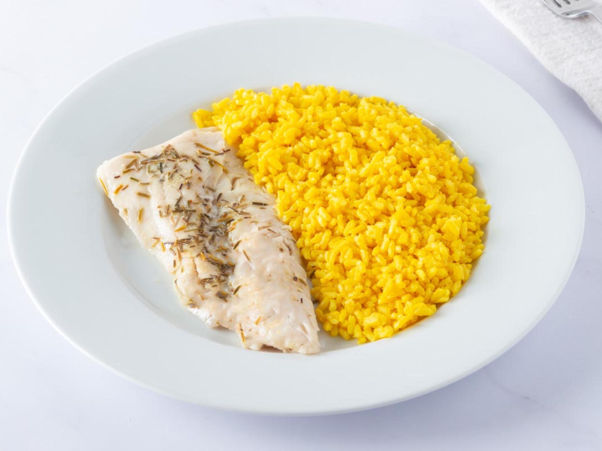 Filetto di nasello e riso alla curcuma