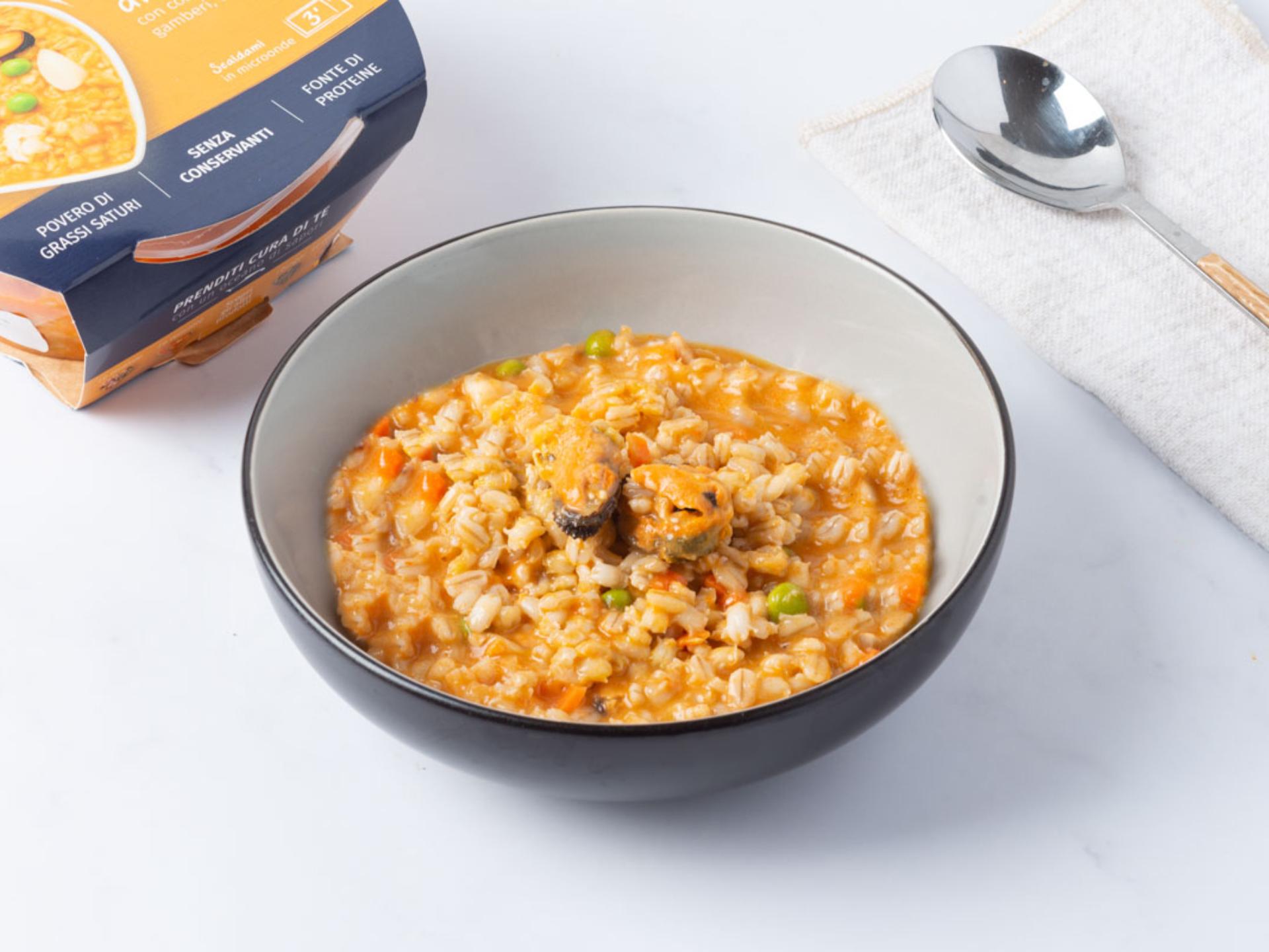 Orzotto di mare con carote e piselli