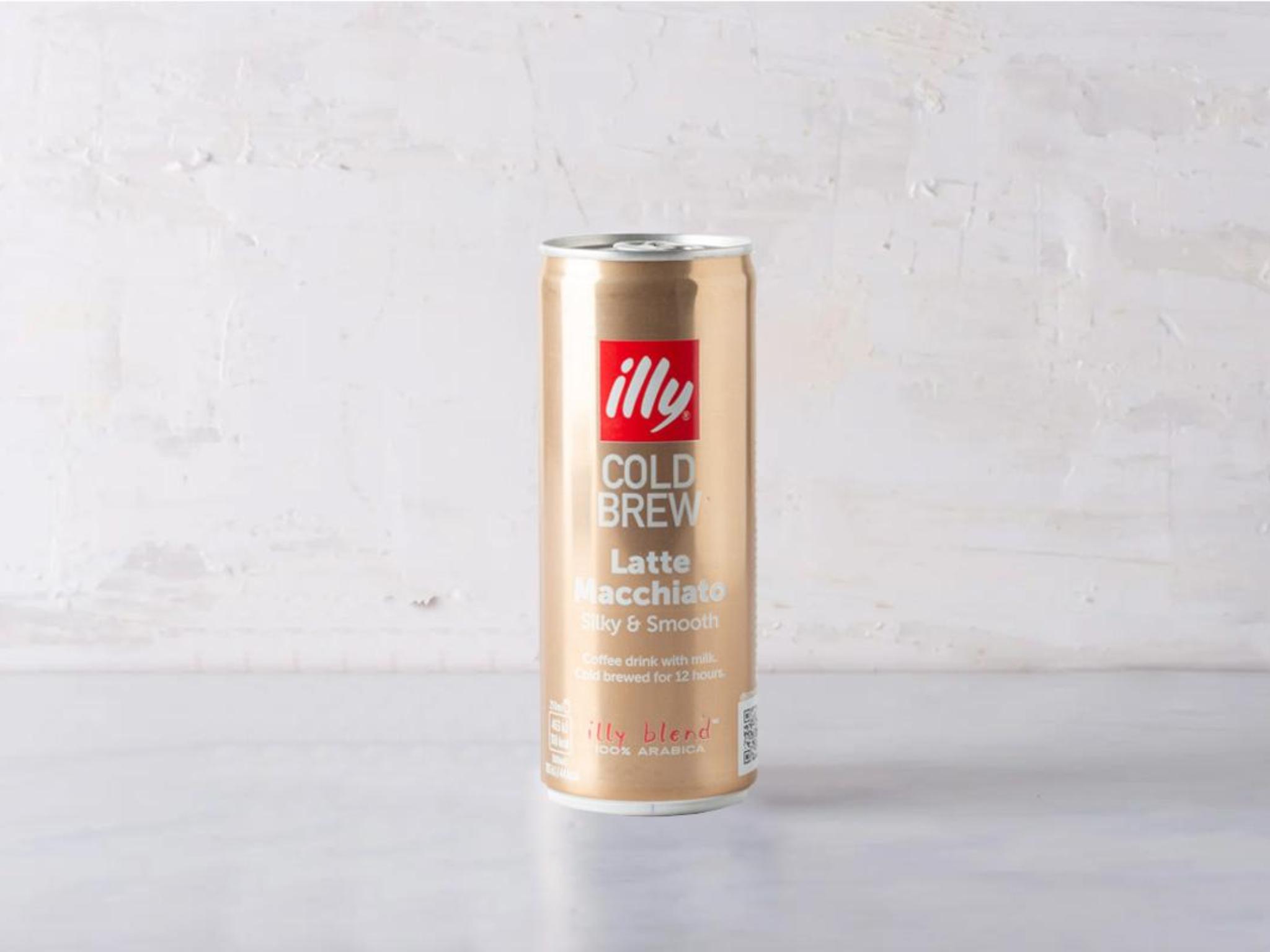 Cold brew latte macchiato