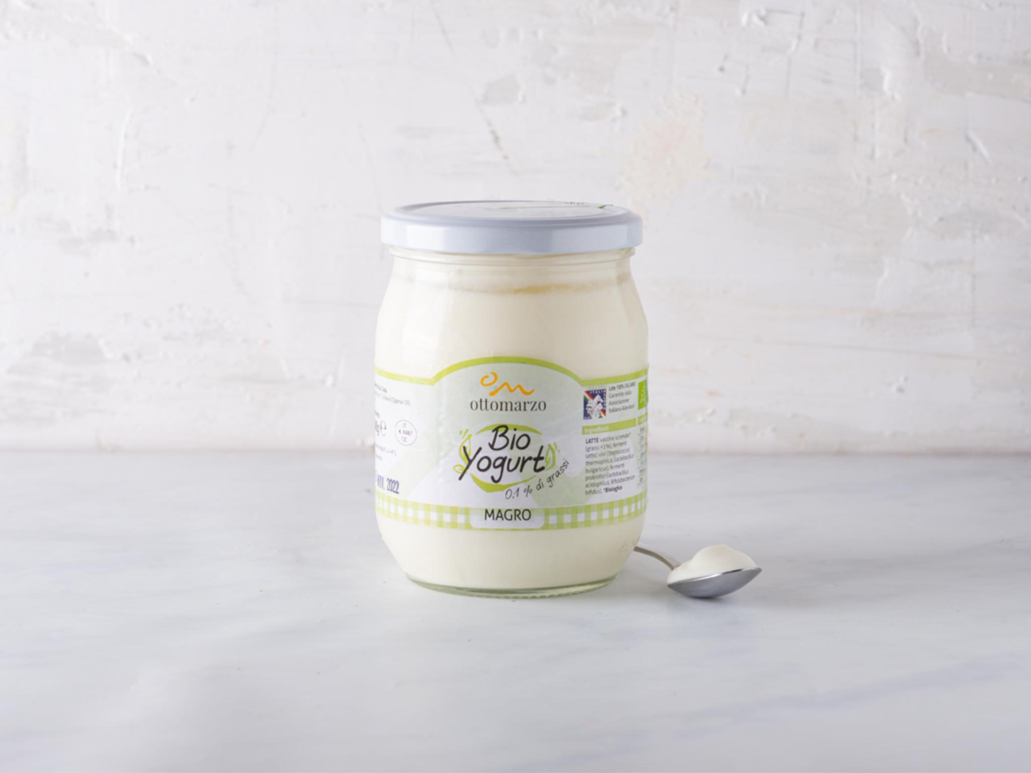 Yogurt magro bianco BIO con latte fieno STG