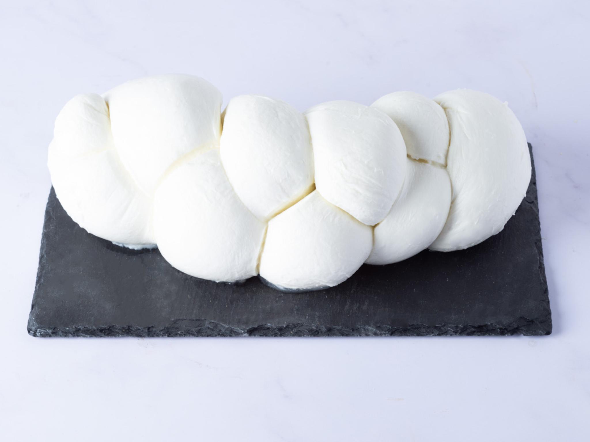 Treccia di Mozzarella di Bufala Campana DOP